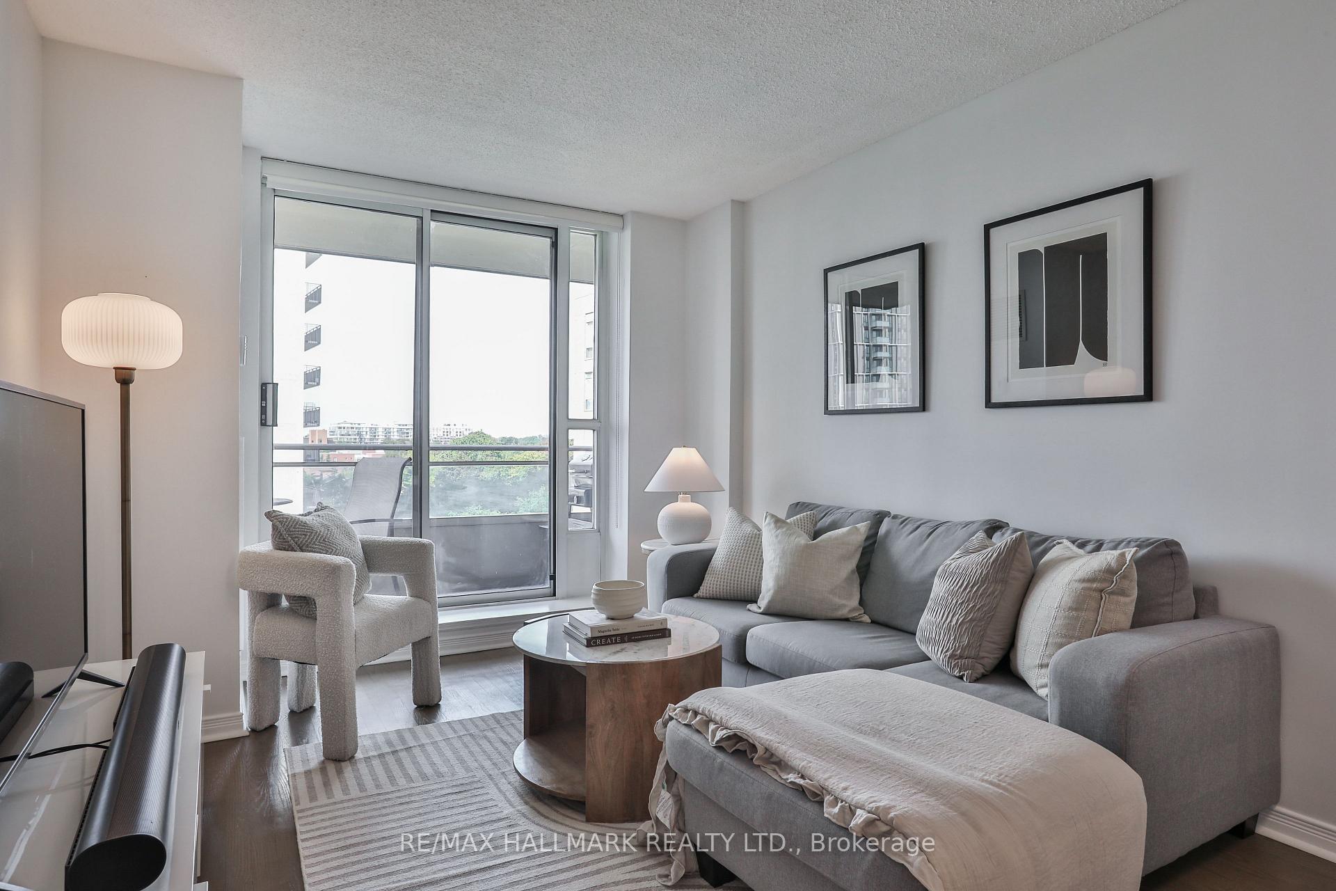 Photo 4 of Unit 716, 245 Davisville Avenue, Toronto, Mount Pleasant West — HOMEH