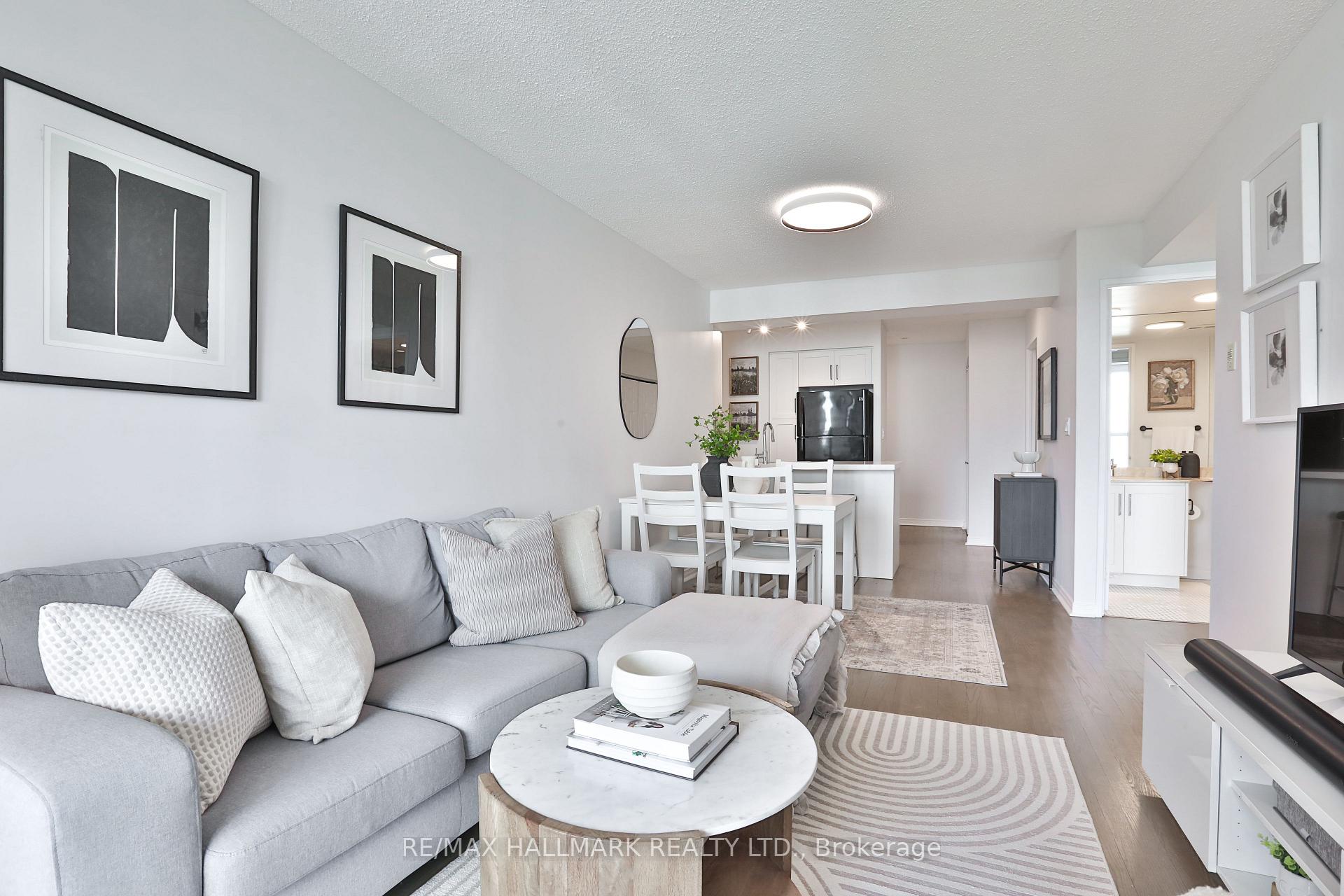 Photo 5 of Unit 716, 245 Davisville Avenue, Toronto, Mount Pleasant West — HOMEH