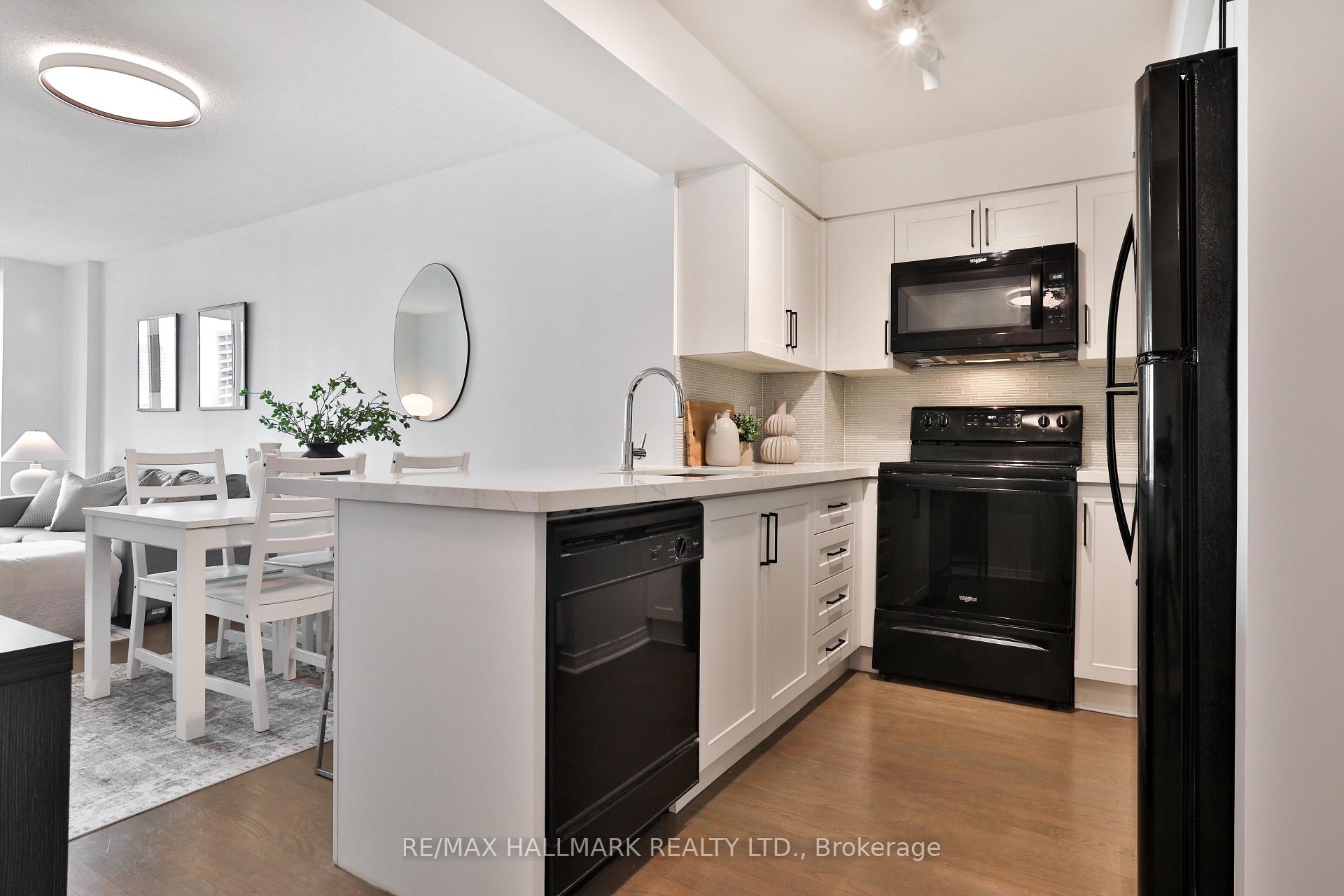 Photo 10 of Unit 716, 245 Davisville Avenue, Toronto, Mount Pleasant West — HOMEH