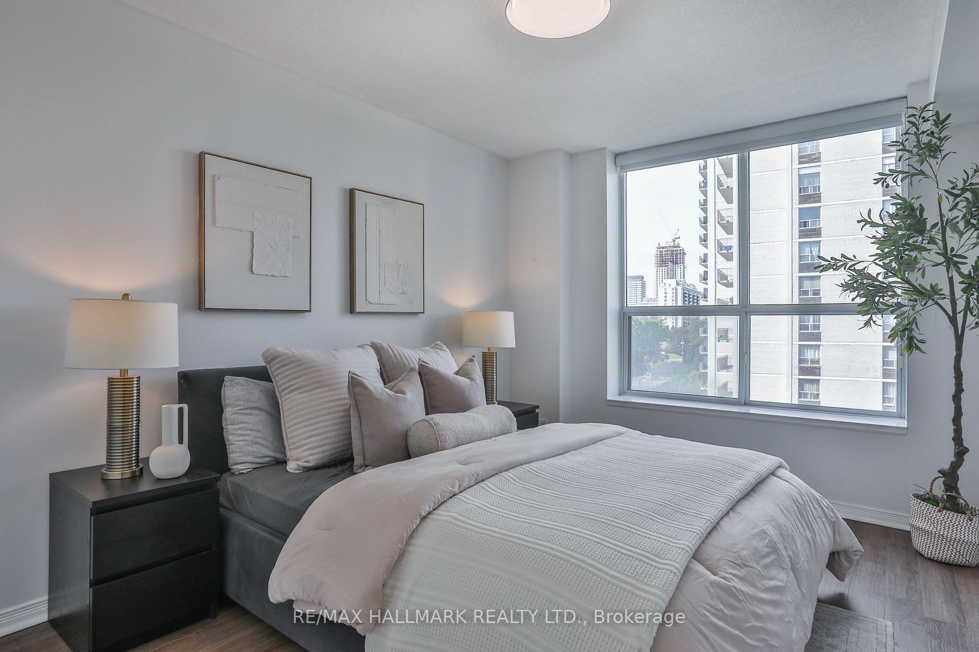 Photo 13 of Unit 716, 245 Davisville Avenue, Toronto, Mount Pleasant West — HOMEH