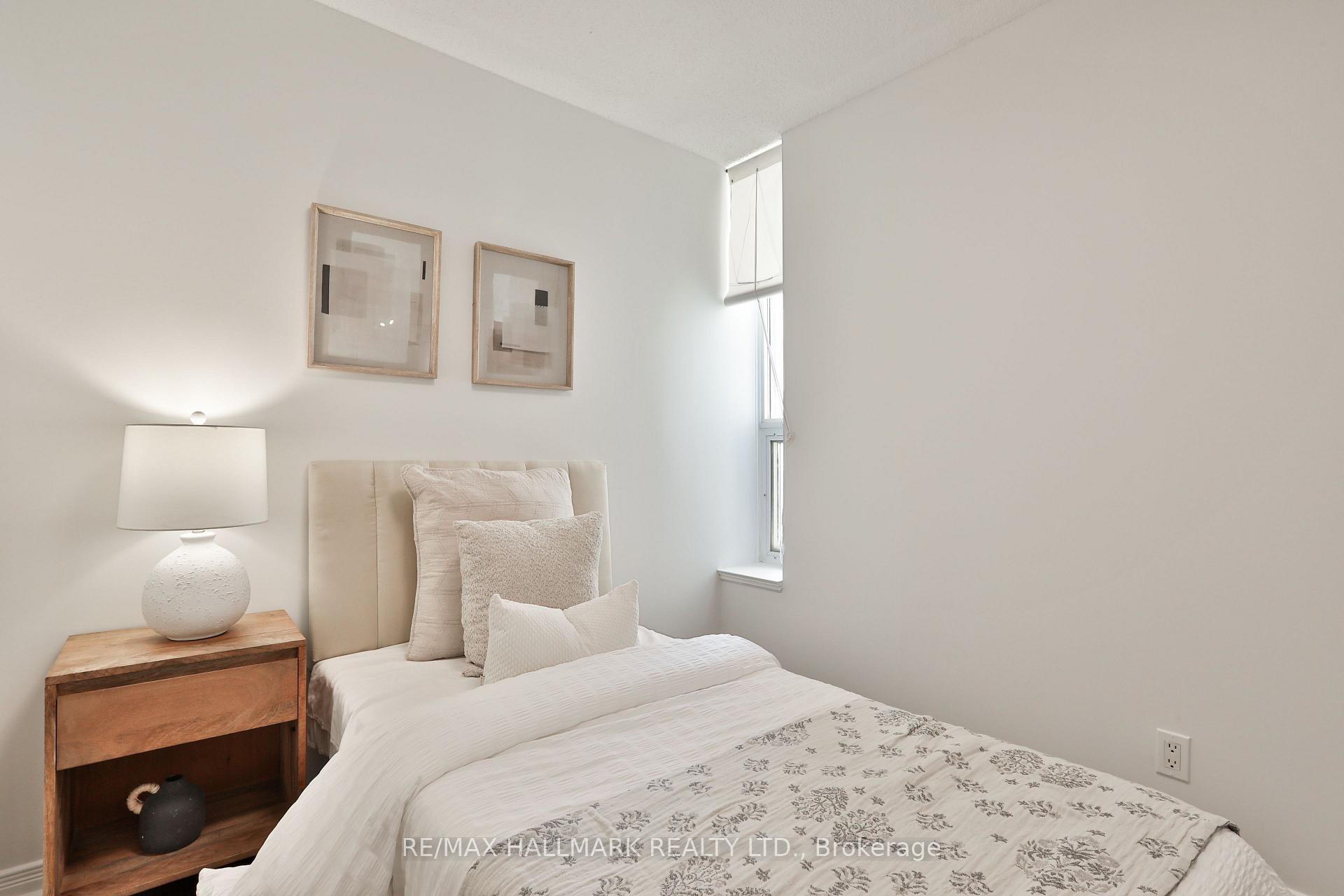 Photo 18 of Unit 716, 245 Davisville Avenue, Toronto, Mount Pleasant West — HOMEH