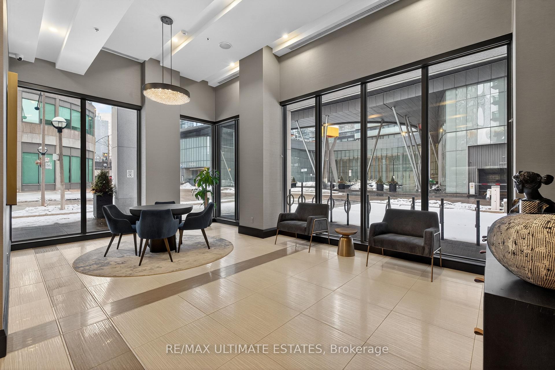 Photo 2 of Unit 2205, 19 Grand Trunk Crescent, Toronto, Waterfront Communities — HOMEH