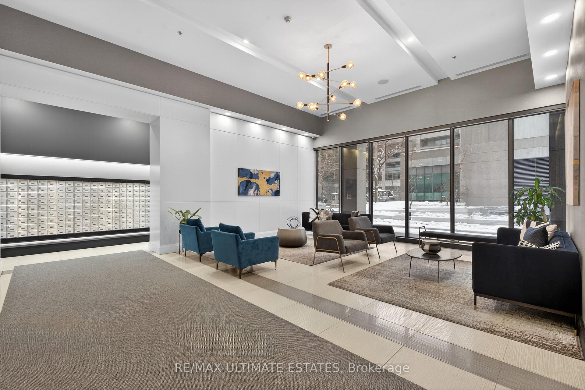 Photo 3 of Unit 2205, 19 Grand Trunk Crescent, Toronto, Waterfront Communities — HOMEH