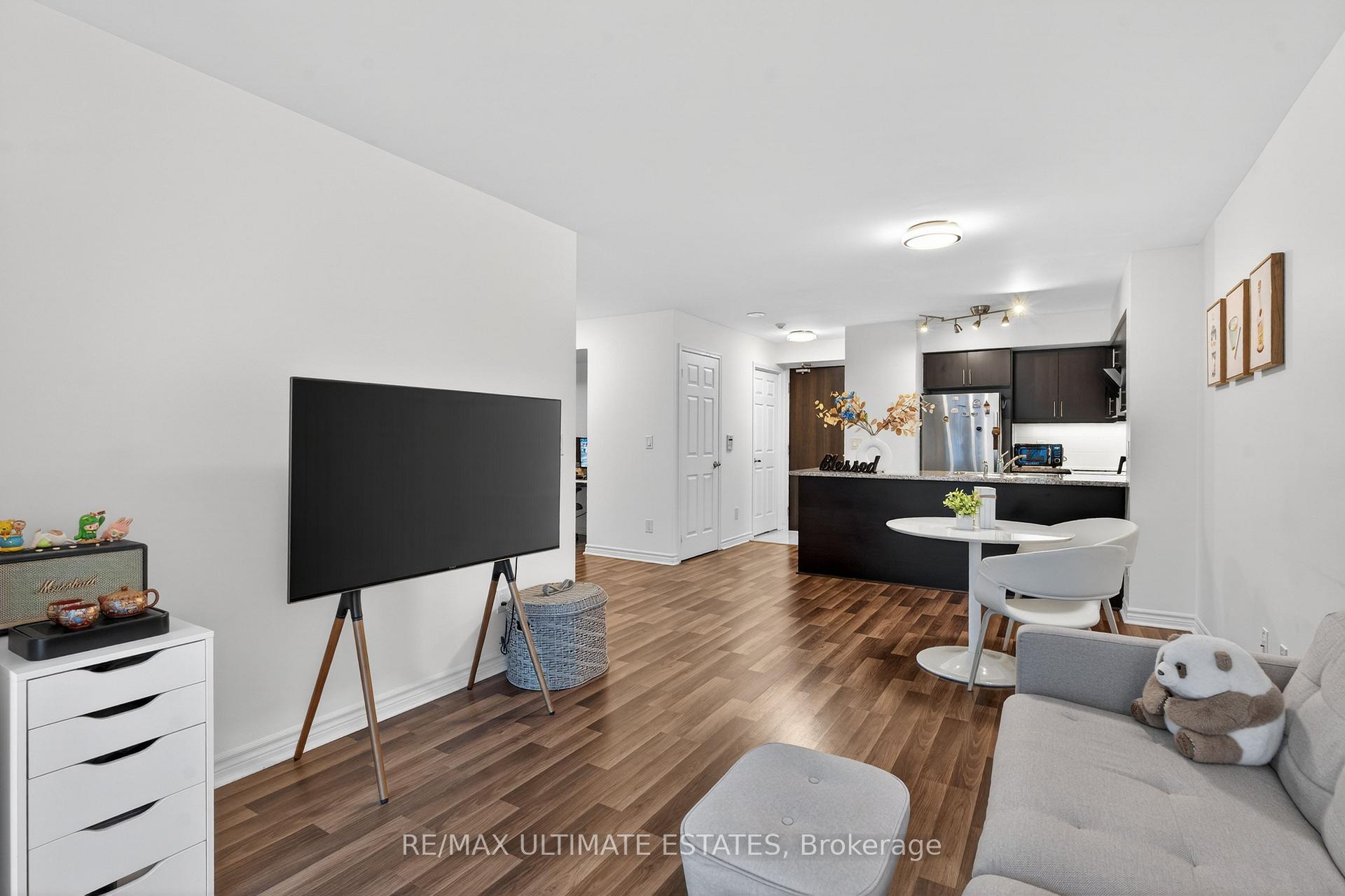 Photo 8 of Unit 2205, 19 Grand Trunk Crescent, Toronto, Waterfront Communities — HOMEH