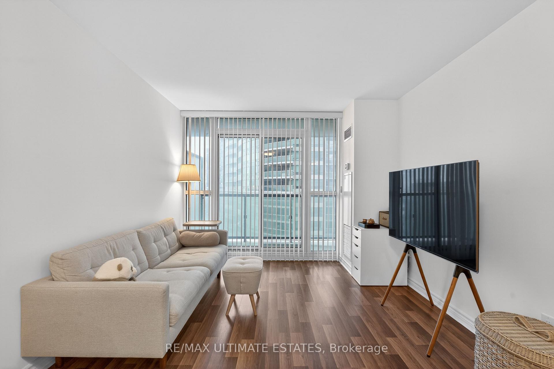 Photo 10 of Unit 2205, 19 Grand Trunk Crescent, Toronto, Waterfront Communities — HOMEH