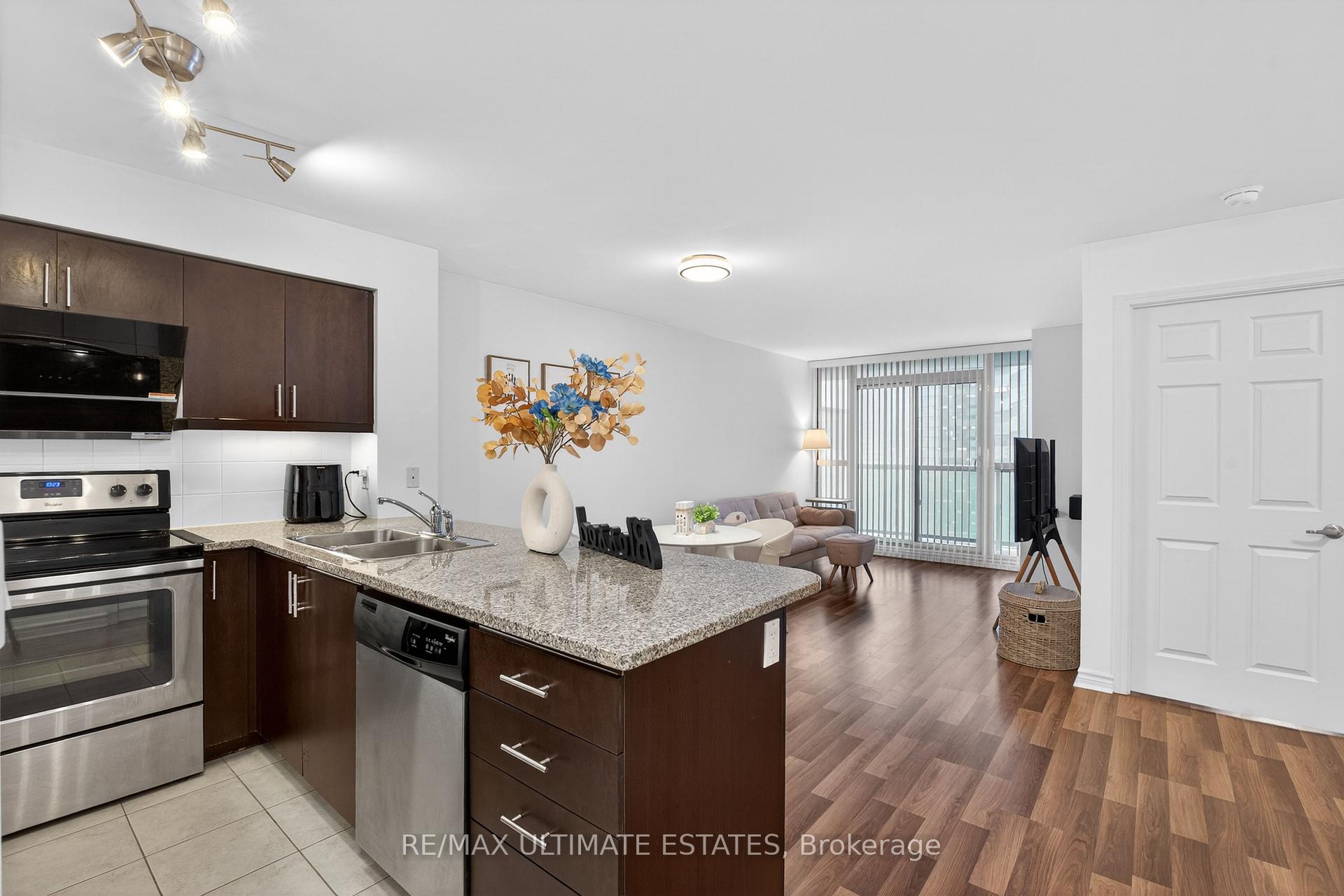 Photo 14 of Unit 2205, 19 Grand Trunk Crescent, Toronto, Waterfront Communities — HOMEH