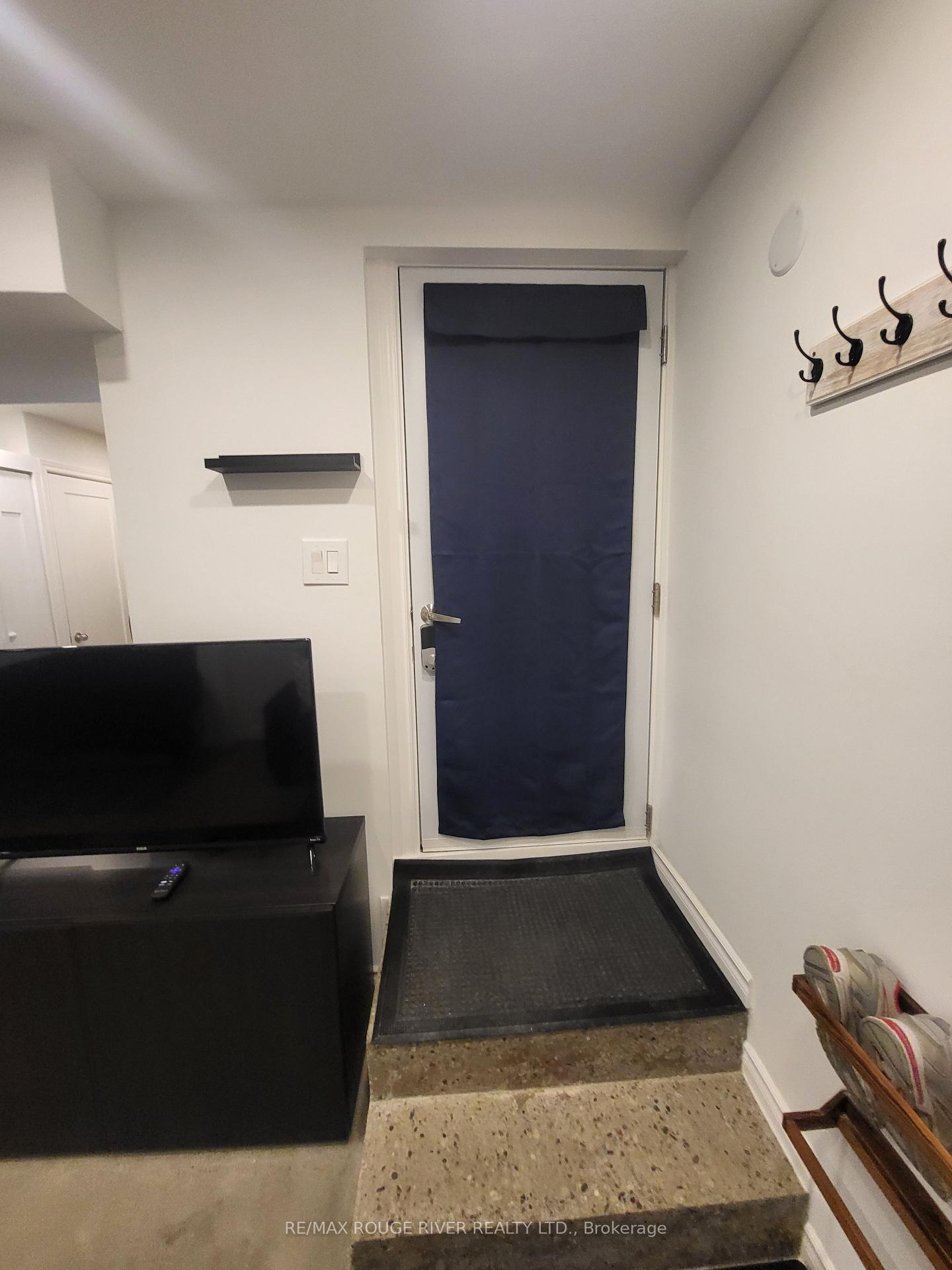 Photo 2 of Unit Lower, 6 Lippincott Street, Toronto, Kensington-Chinatown — HOMEH