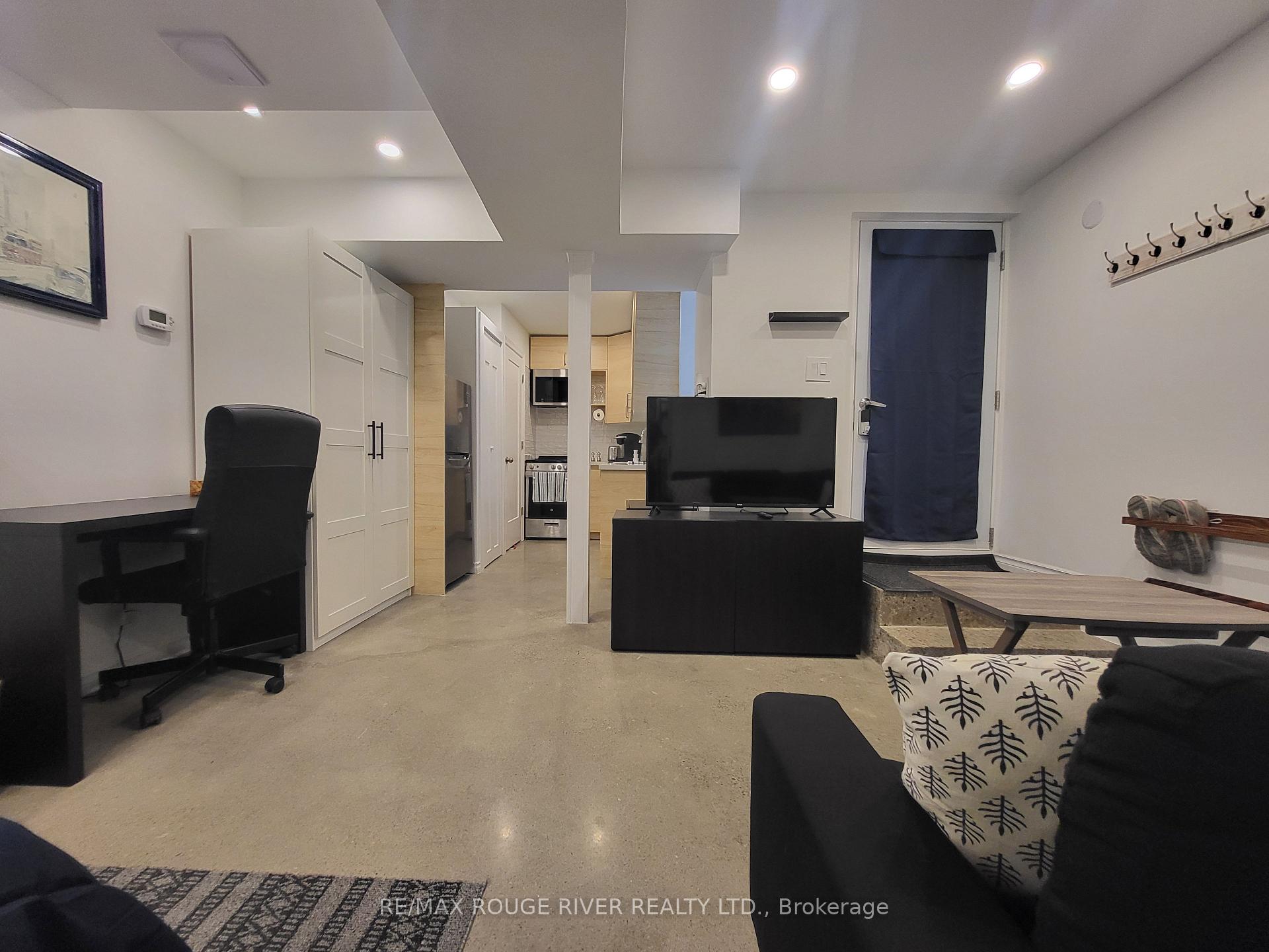 Photo 4 of Unit Lower, 6 Lippincott Street, Toronto, Kensington-Chinatown — HOMEH