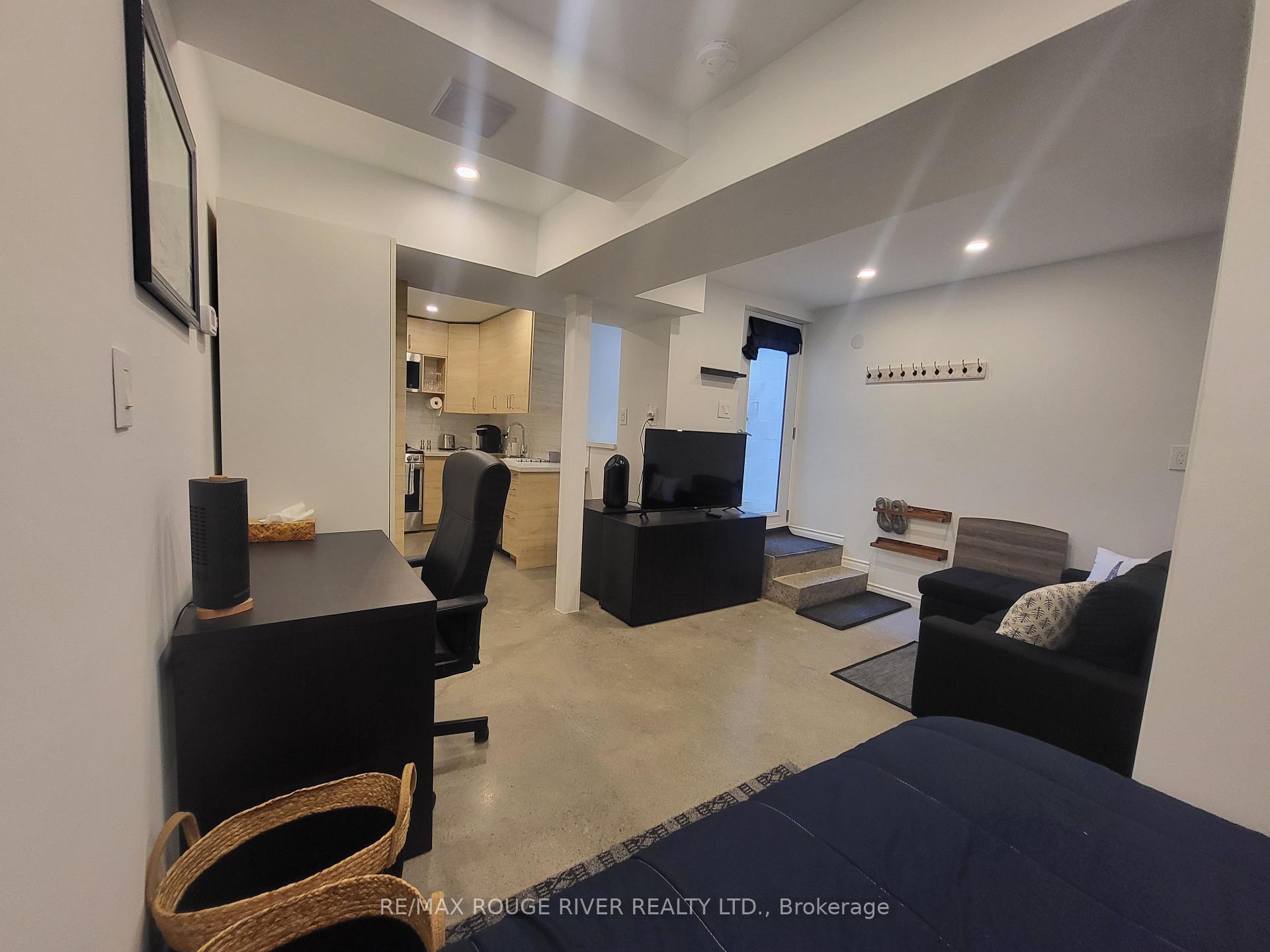 Photo 6 of Unit Lower, 6 Lippincott Street, Toronto, Kensington-Chinatown — HOMEH