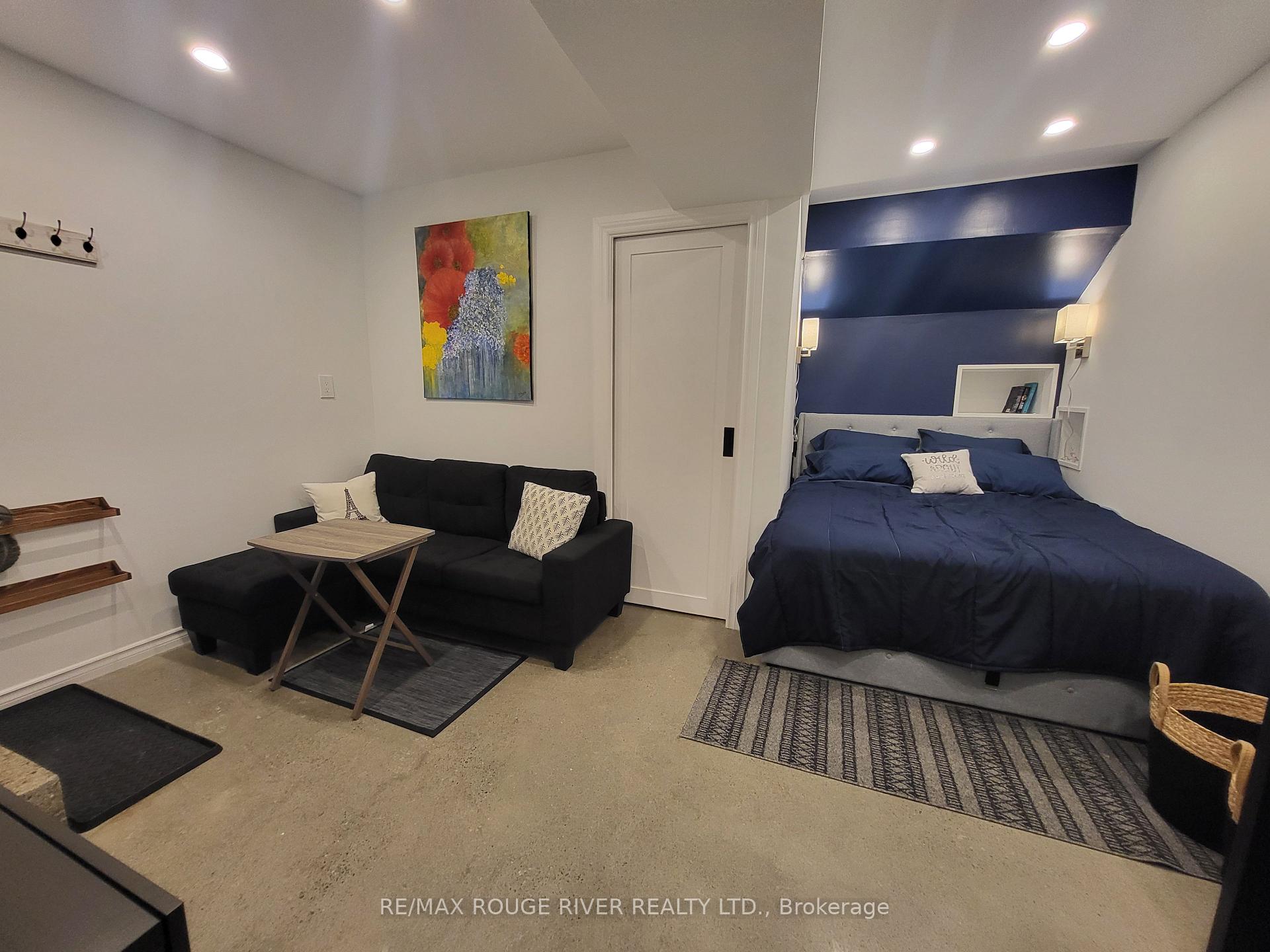 Photo 8 of Unit Lower, 6 Lippincott Street, Toronto, Kensington-Chinatown — HOMEH