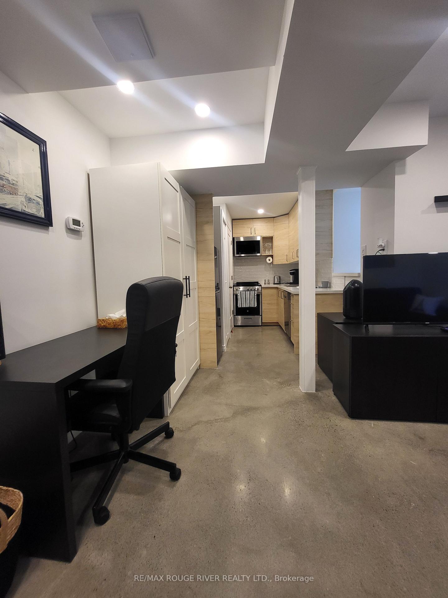 Photo 12 of Unit Lower, 6 Lippincott Street, Toronto, Kensington-Chinatown — HOMEH