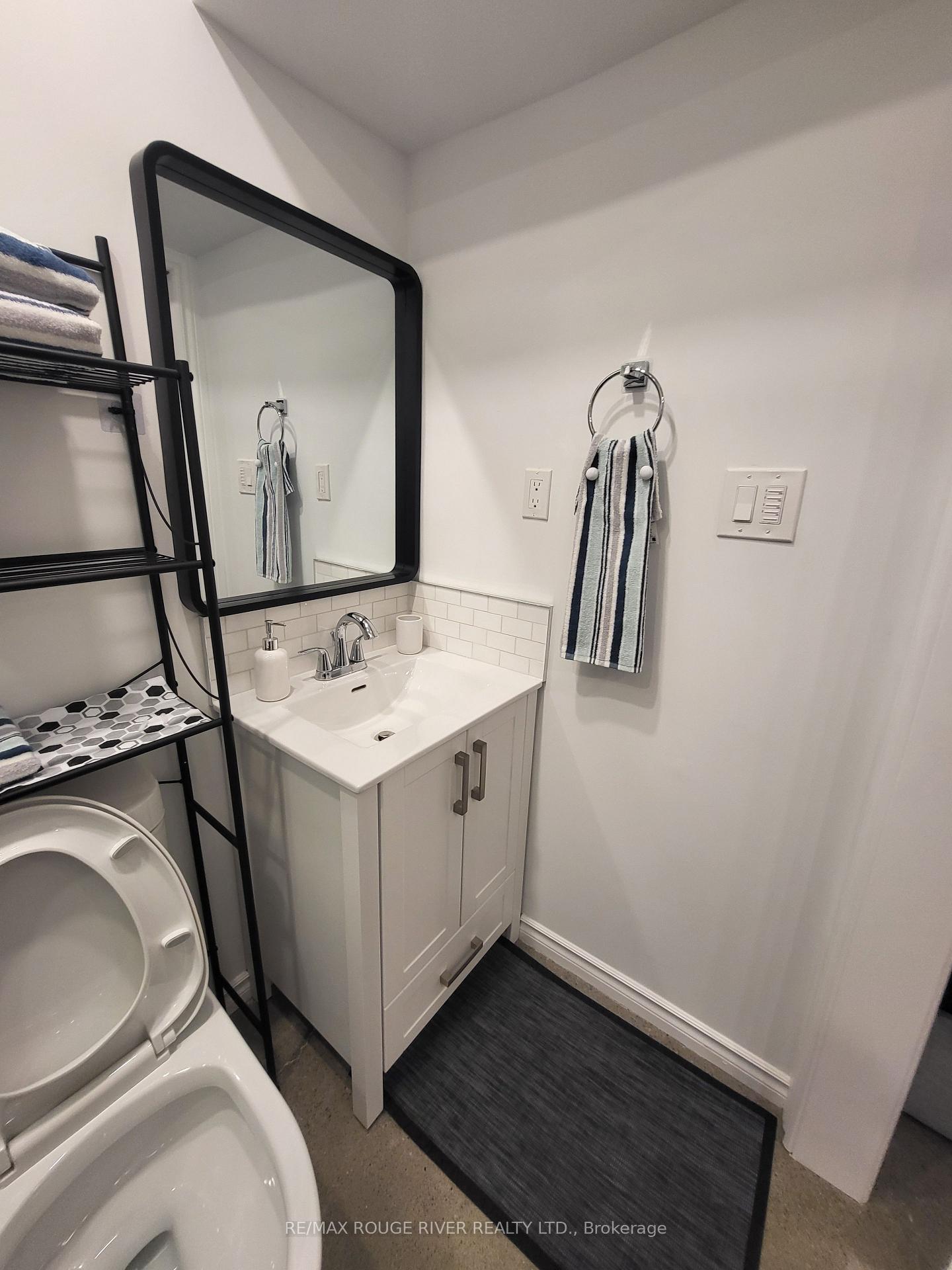 Photo 20 of Unit Lower, 6 Lippincott Street, Toronto, Kensington-Chinatown — HOMEH