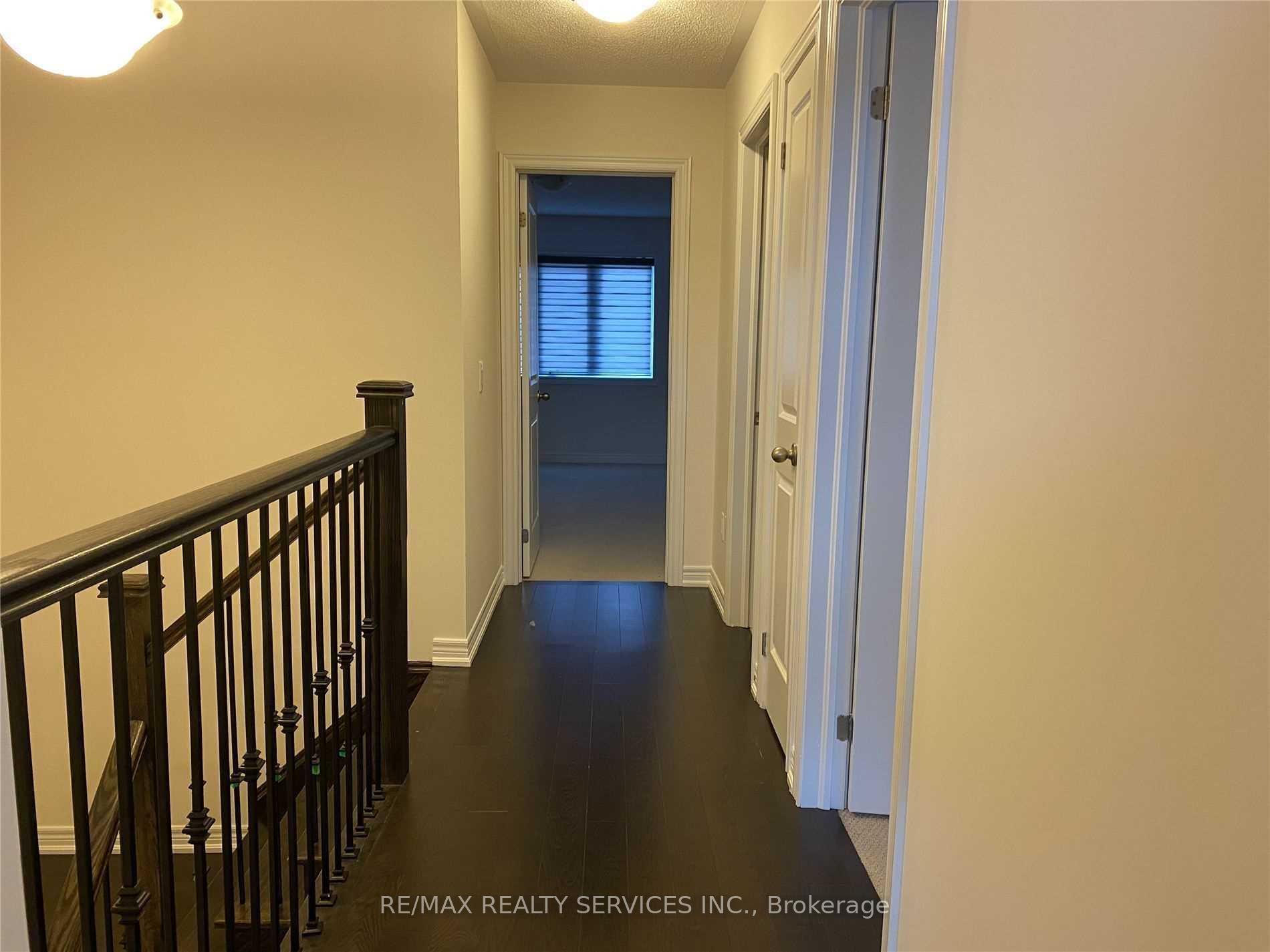 Photo 8 of 43 Hogan Manor Drive, Brampton, Northwest Brampton — HOMEH