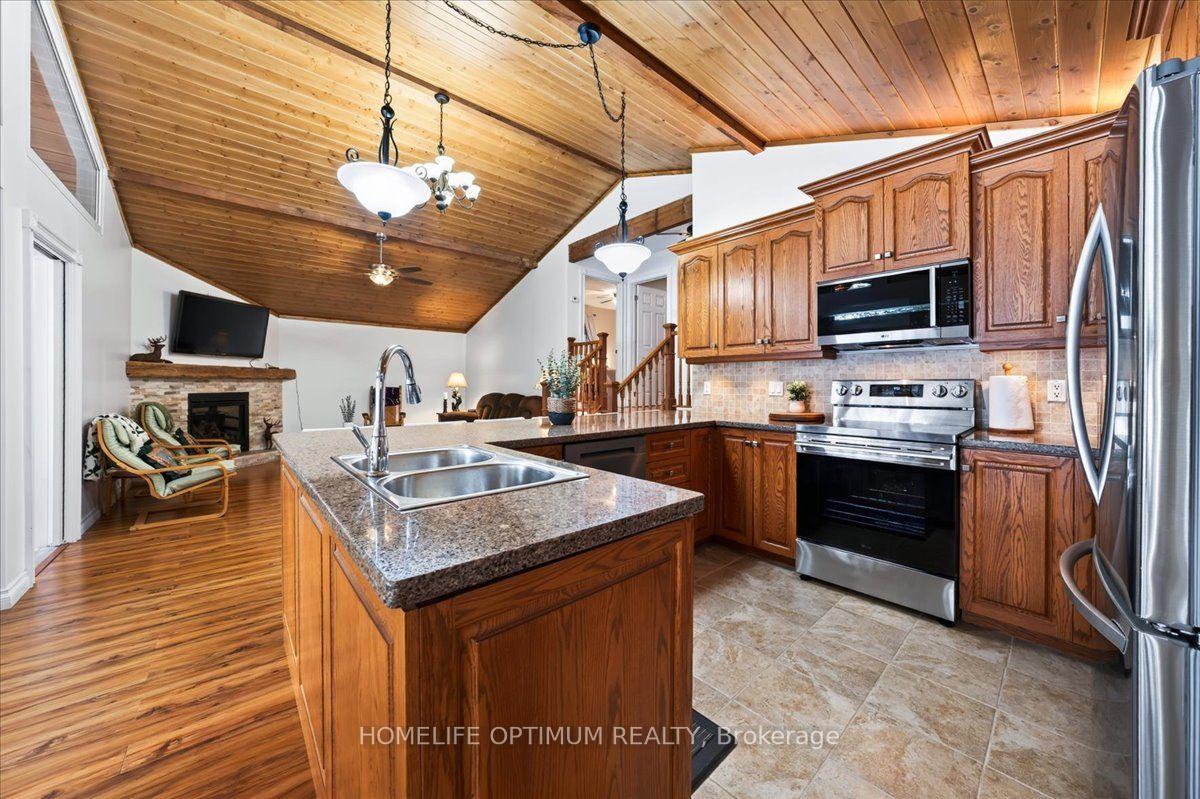 Photo 21 of 1195 Lakeshore Drive N, Bracebridge, Oakley — HOMEH