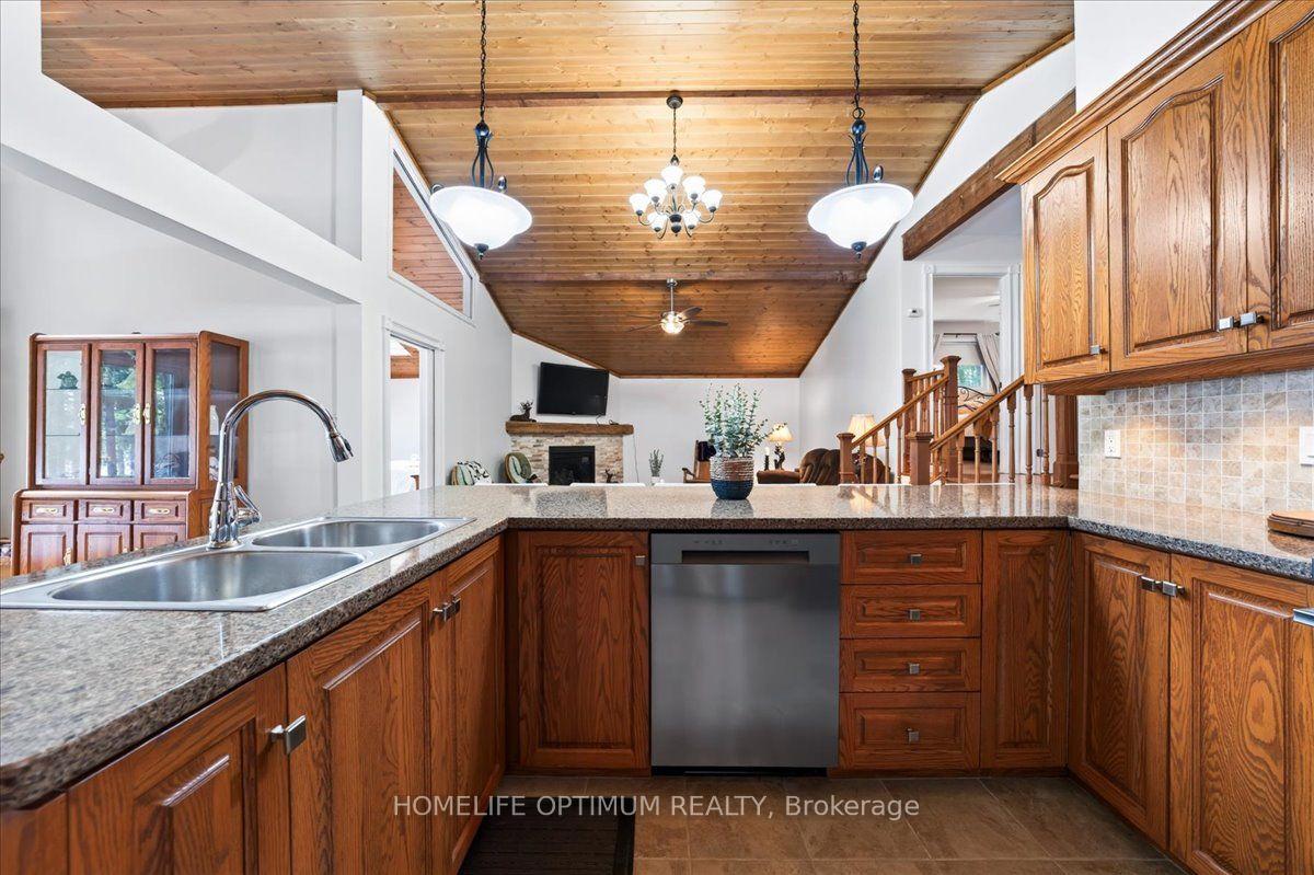 Photo 22 of 1195 Lakeshore Drive N, Bracebridge, Oakley — HOMEH