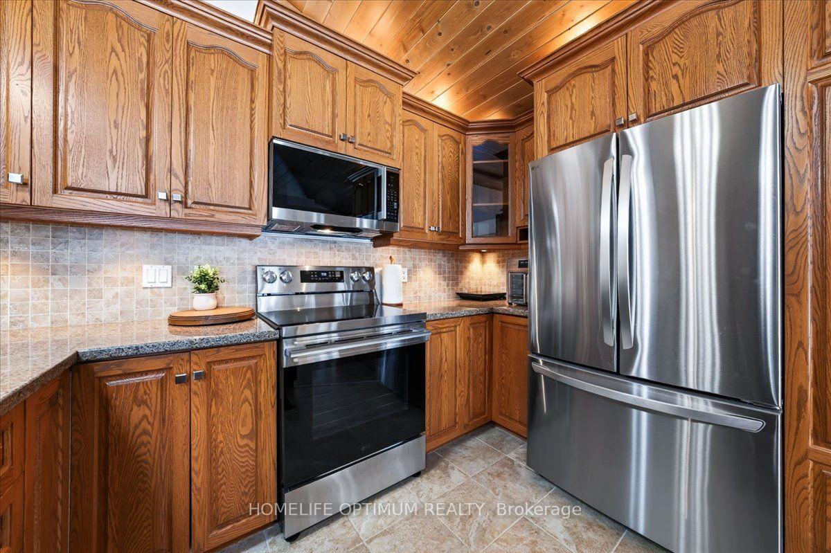 Photo 23 of 1195 Lakeshore Drive N, Bracebridge, Oakley — HOMEH