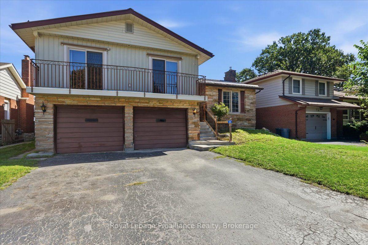 Photo 2 of 28 Kensington Crescent, Belleville, Belleville Ward — HOMEH