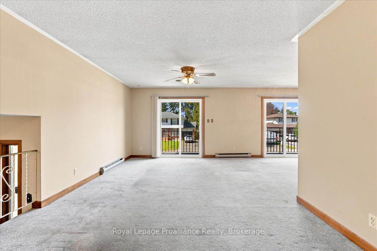 Photo 12 of 28 Kensington Crescent, Belleville, Belleville Ward — HOMEH