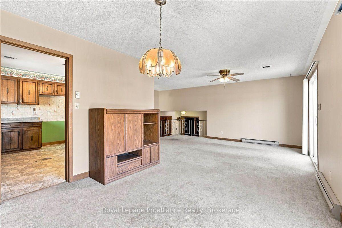 Photo 15 of 28 Kensington Crescent, Belleville, Belleville Ward — HOMEH
