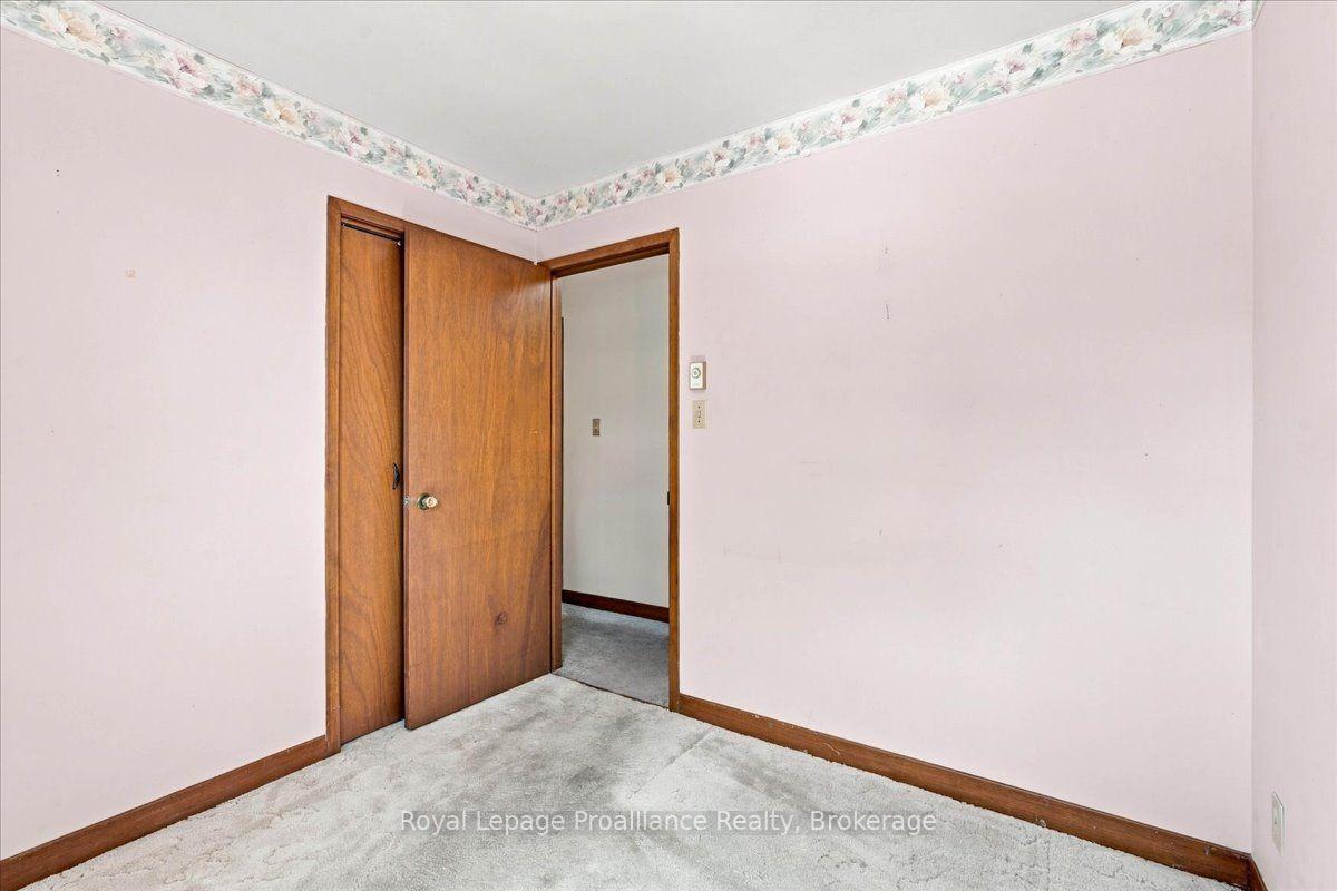 Photo 21 of 28 Kensington Crescent, Belleville, Belleville Ward — HOMEH