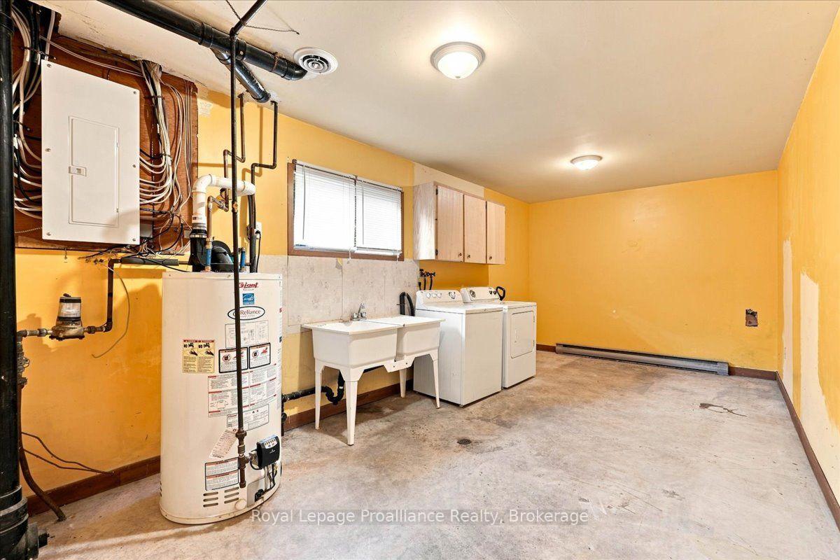 Photo 31 of 28 Kensington Crescent, Belleville, Belleville Ward — HOMEH