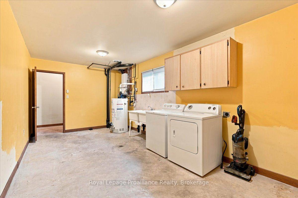 Photo 32 of 28 Kensington Crescent, Belleville, Belleville Ward — HOMEH