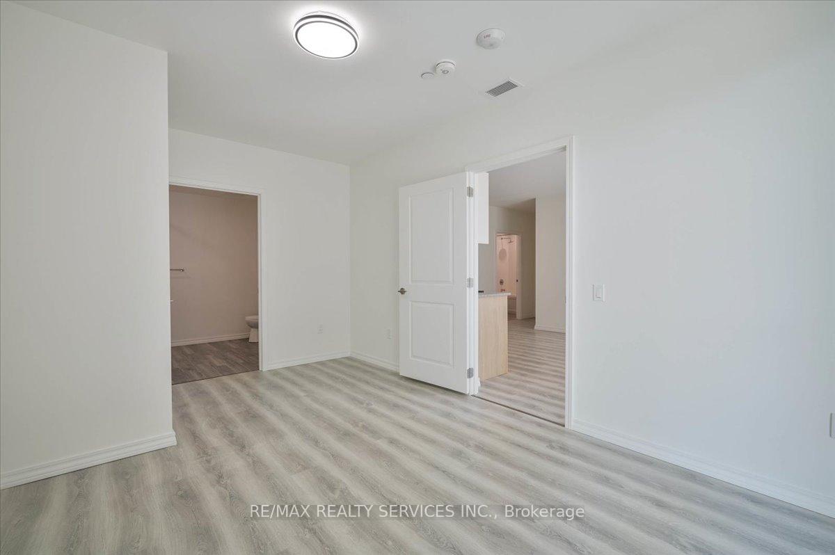 Photo 9 of Unit 504, 181 Elmira Road S, Guelph, Willow West/Sugarbush/West Acres — HOMEH