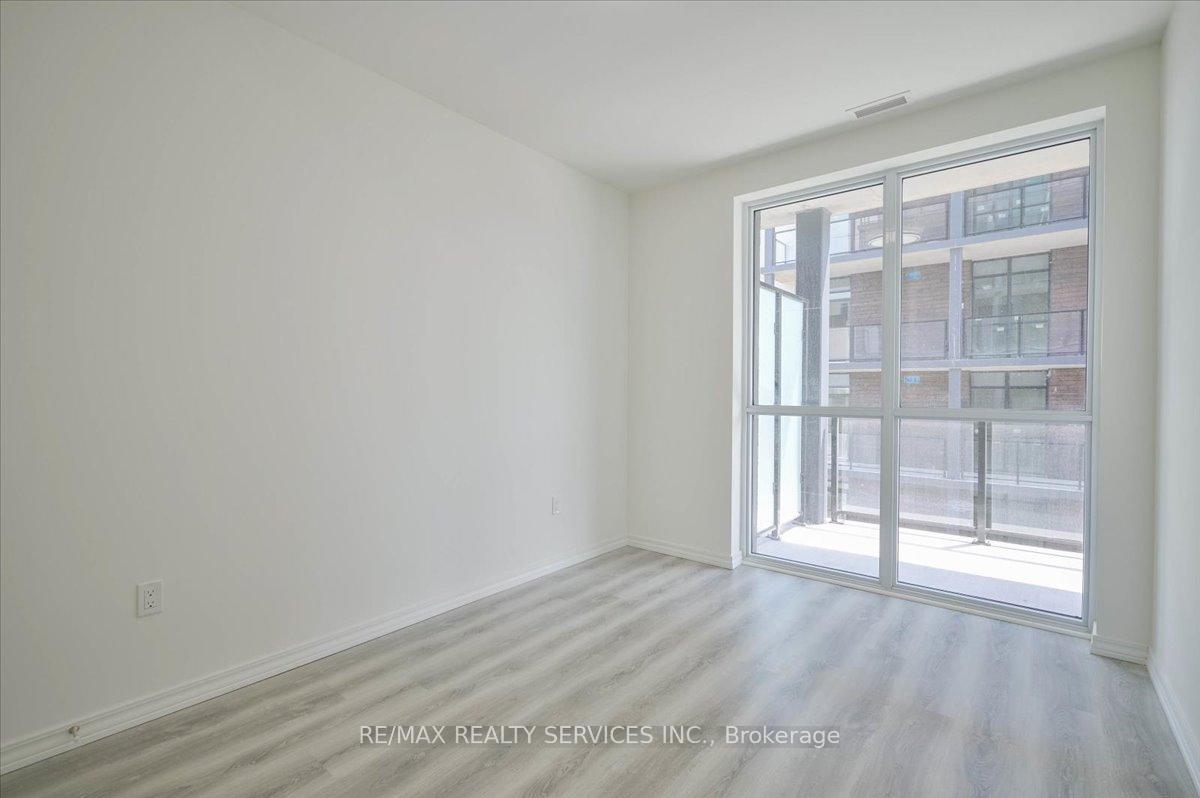 Photo 12 of Unit 504, 181 Elmira Road S, Guelph, Willow West/Sugarbush/West Acres — HOMEH