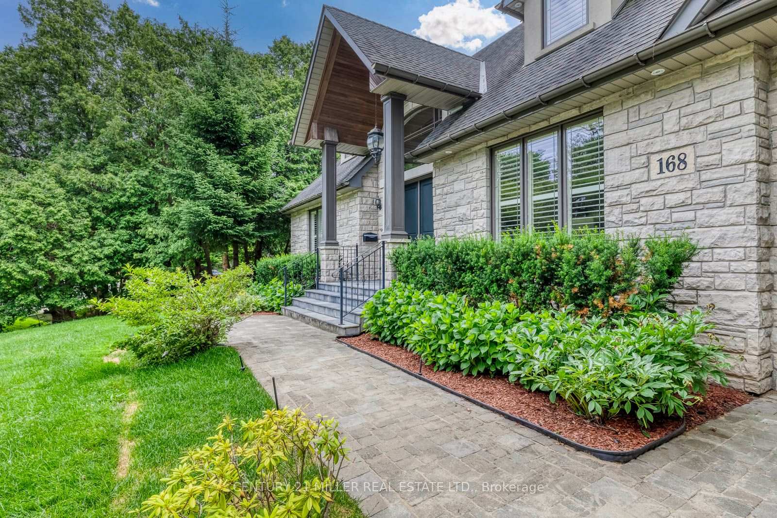 Photo 3 of 168 Walby Drive, Oakville, Southwest — HOMEH