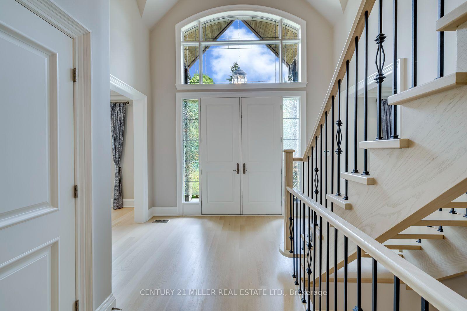 Photo 5 of 168 Walby Drive, Oakville, Southwest — HOMEH