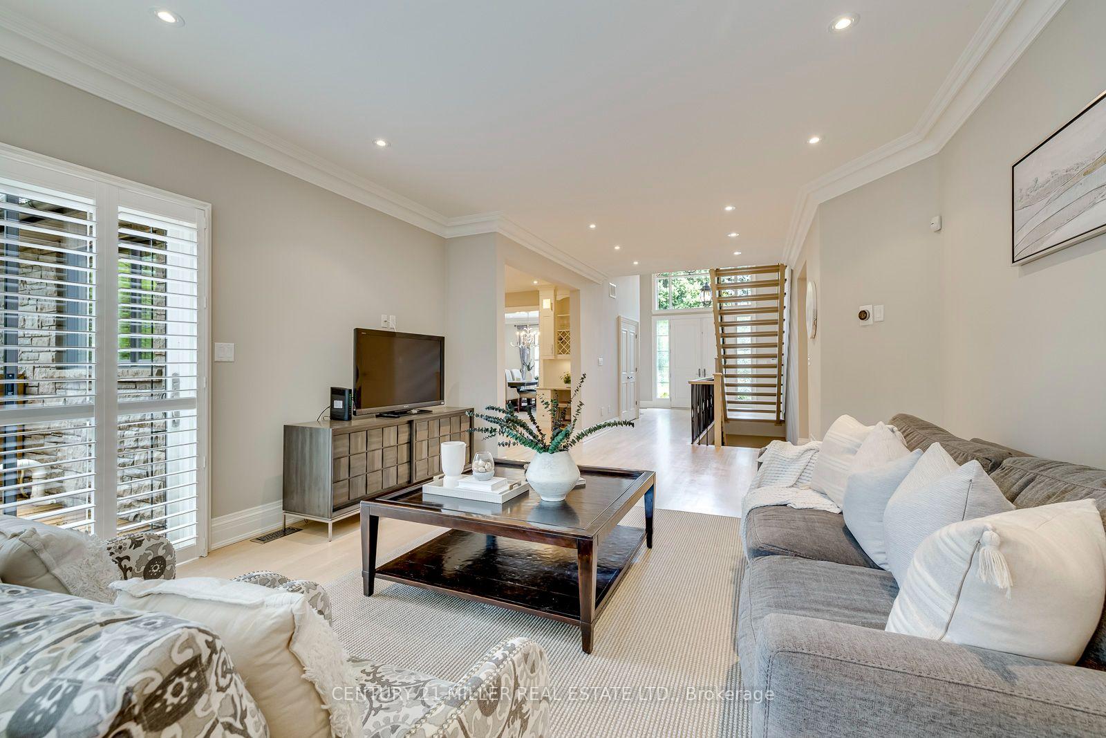 Photo 11 of 168 Walby Drive, Oakville, Southwest — HOMEH