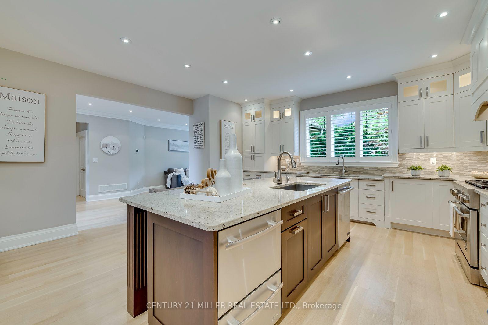 Photo 14 of 168 Walby Drive, Oakville, Southwest — HOMEH