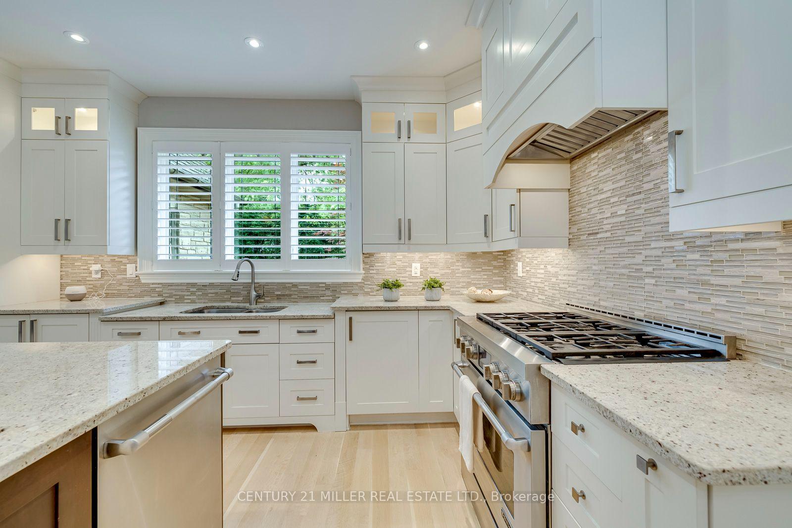 Photo 15 of 168 Walby Drive, Oakville, Southwest — HOMEH