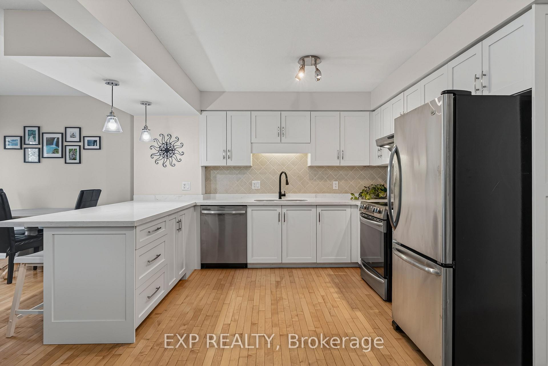 Photo 8 of 475 Annapolis Court, Waterloo, Colonial Acres — HOMEH