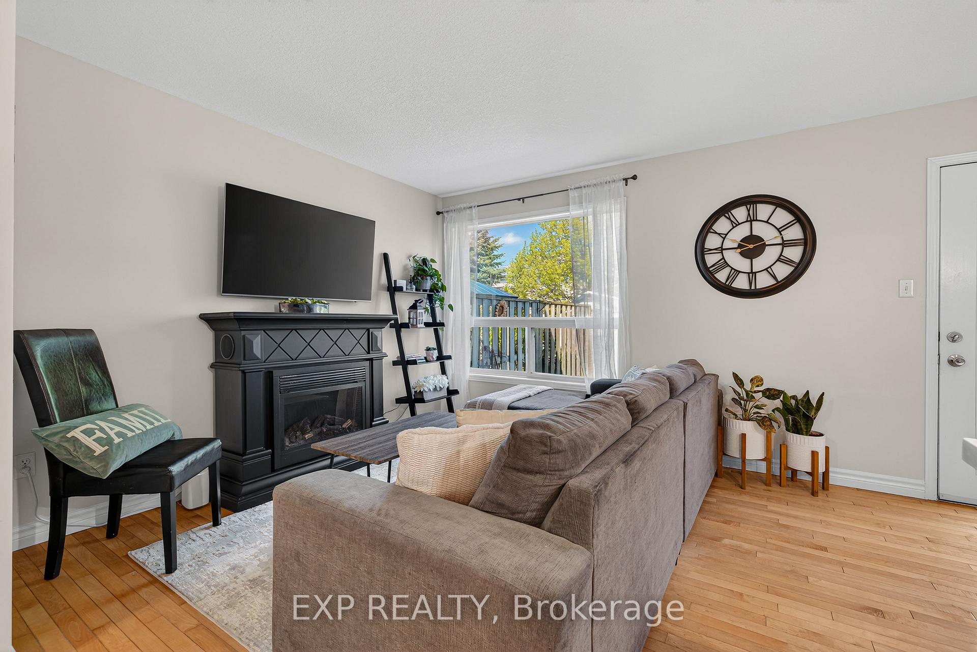 Photo 12 of 475 Annapolis Court, Waterloo, Colonial Acres — HOMEH