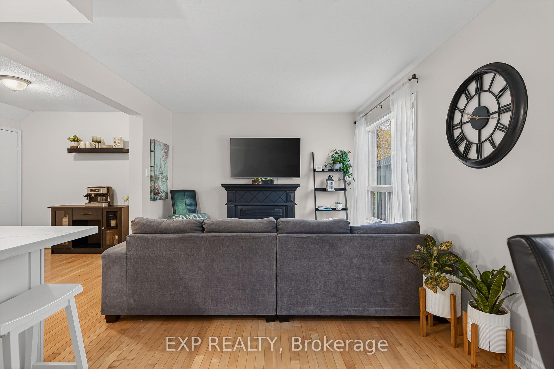 Photo 16 of 475 Annapolis Court, Waterloo, Colonial Acres — HOMEH