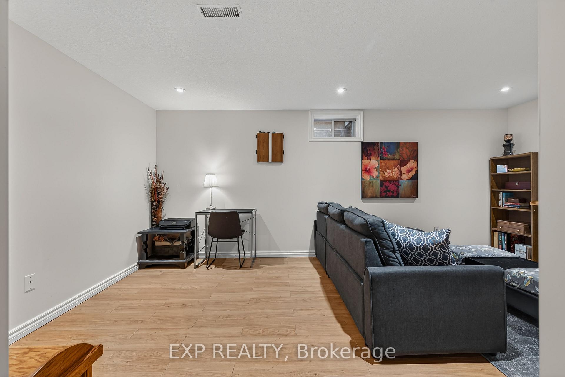 Photo 30 of 475 Annapolis Court, Waterloo, Colonial Acres — HOMEH