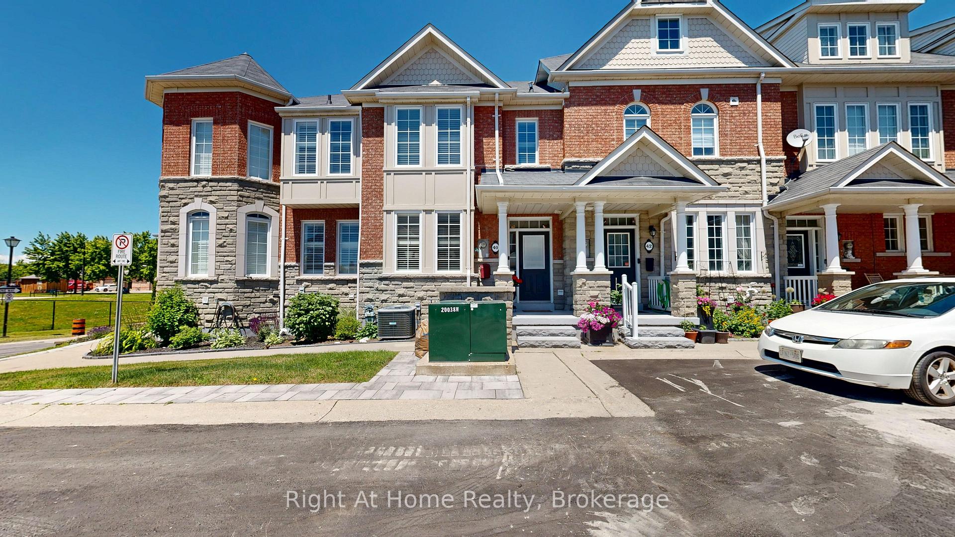 Photo 2 of 40 Torr Lane, Ajax, Central — HOMEH