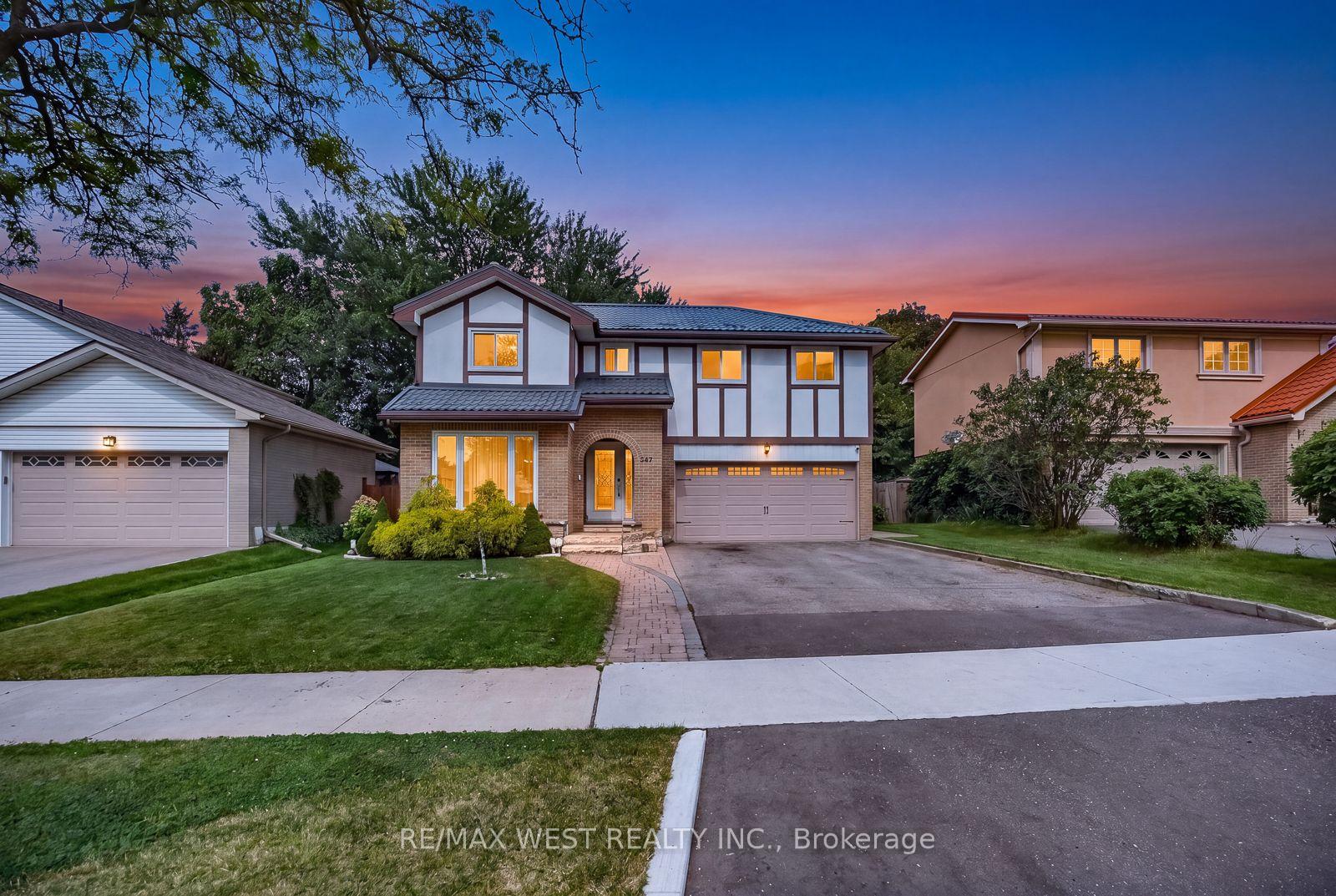 Photo 2 of 347 Karen Park Crescent, Mississauga, Mississauga Valleys — HOMEH