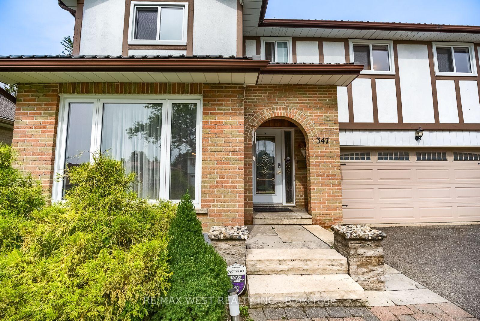 Photo 4 of 347 Karen Park Crescent, Mississauga, Mississauga Valleys — HOMEH