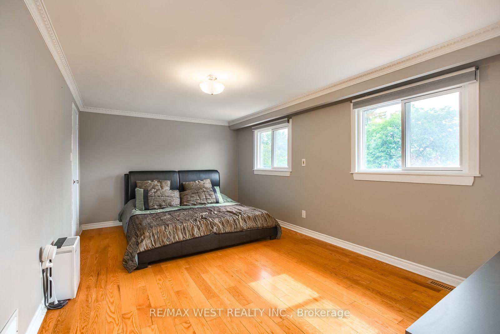 Photo 22 of 347 Karen Park Crescent, Mississauga, Mississauga Valleys — HOMEH
