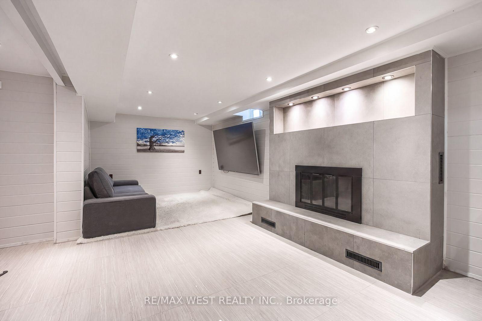 Photo 31 of 347 Karen Park Crescent, Mississauga, Mississauga Valleys — HOMEH