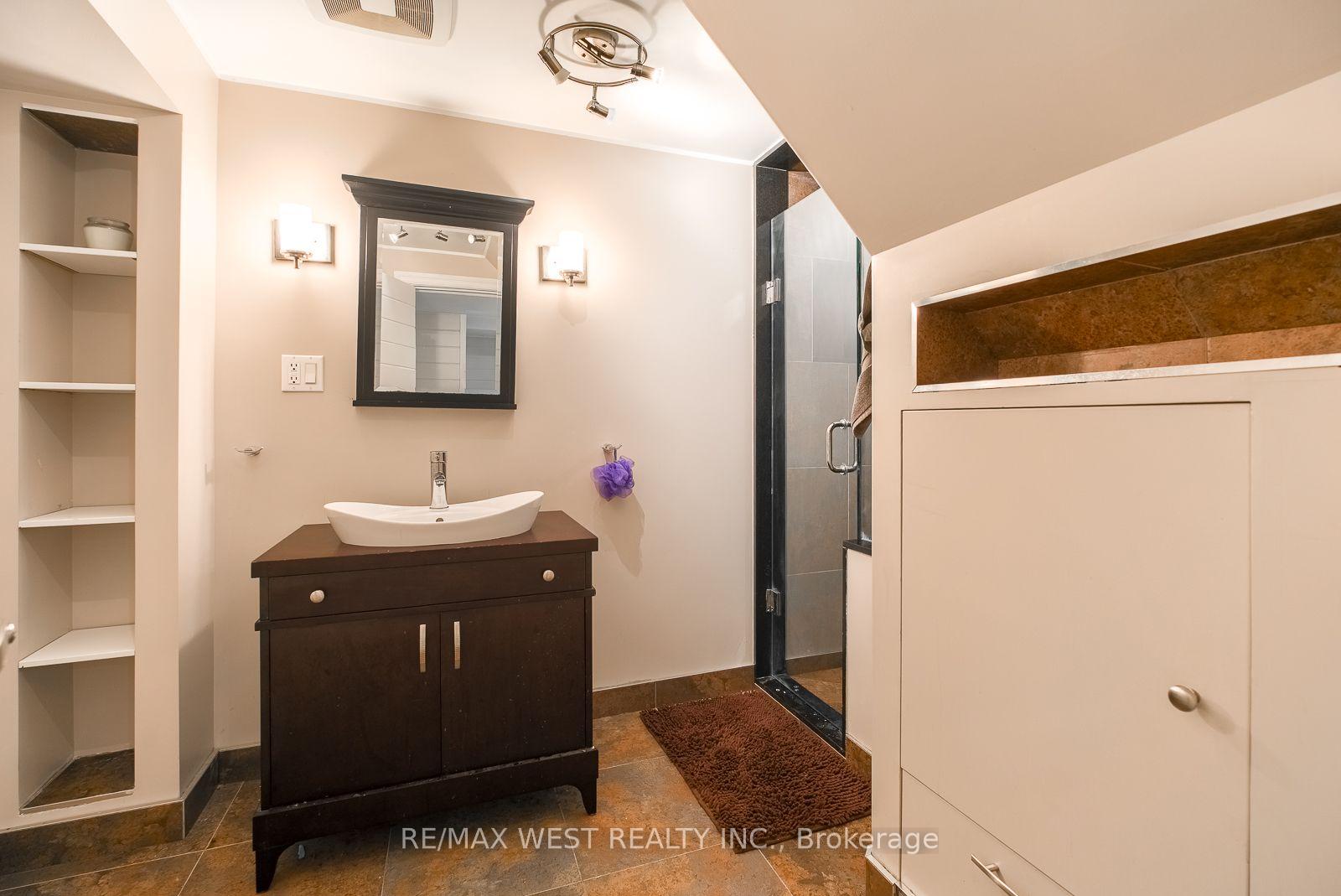 Photo 34 of 347 Karen Park Crescent, Mississauga, Mississauga Valleys — HOMEH