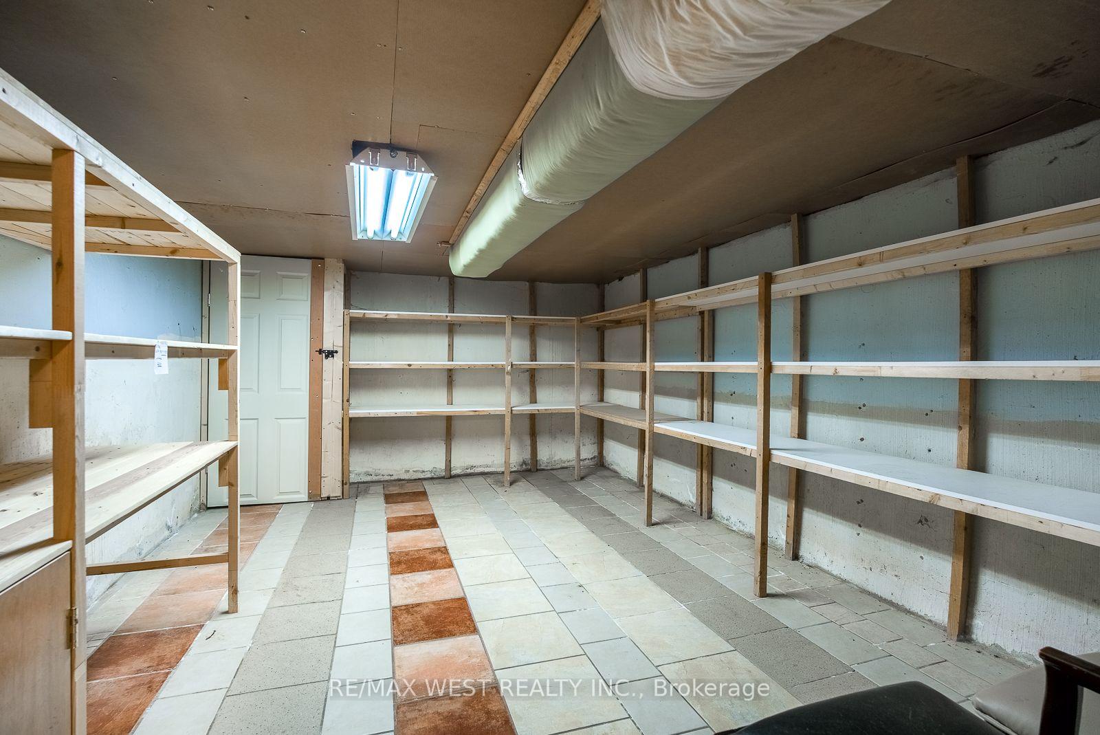 Photo 36 of 347 Karen Park Crescent, Mississauga, Mississauga Valleys — HOMEH