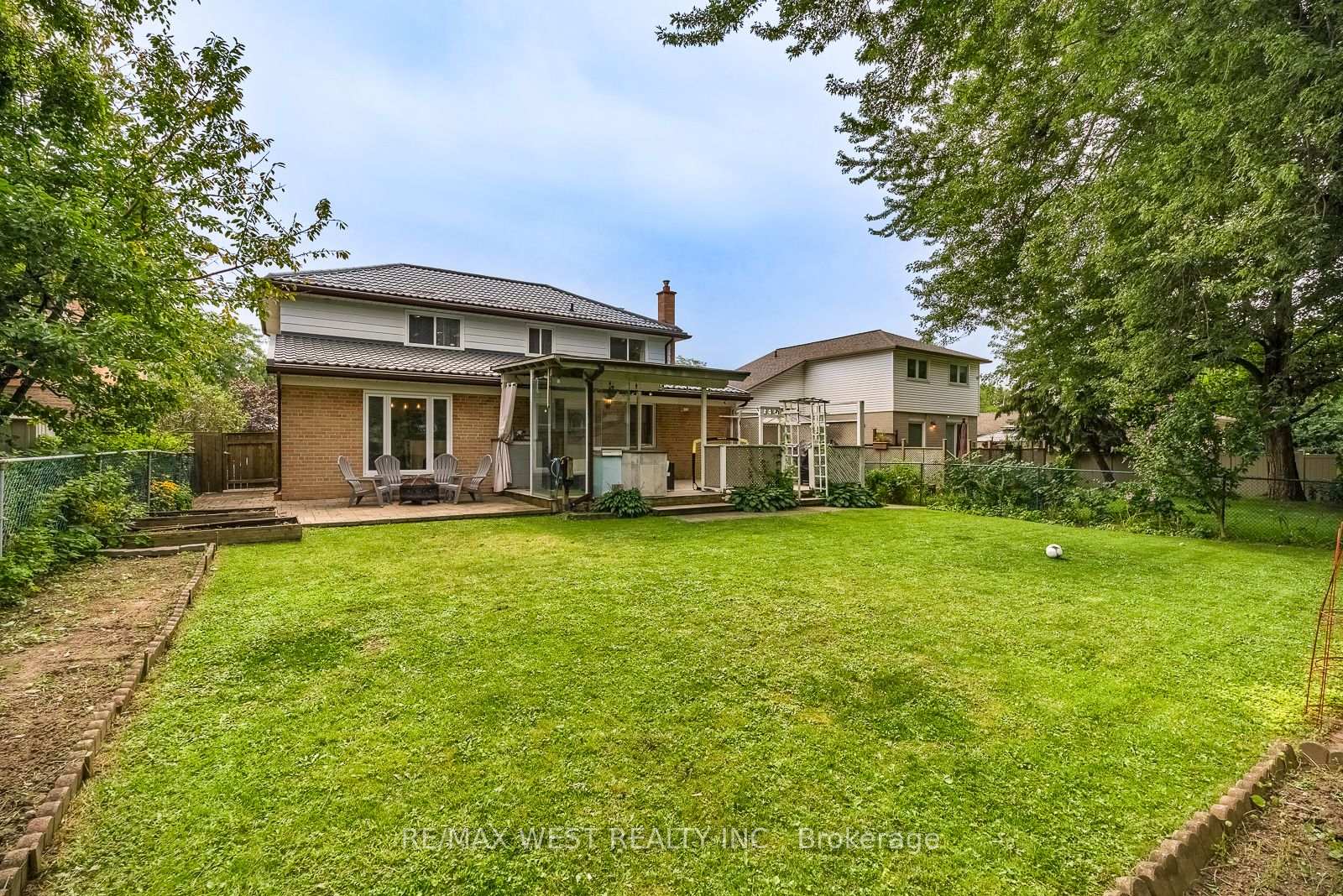 Photo 38 of 347 Karen Park Crescent, Mississauga, Mississauga Valleys — HOMEH