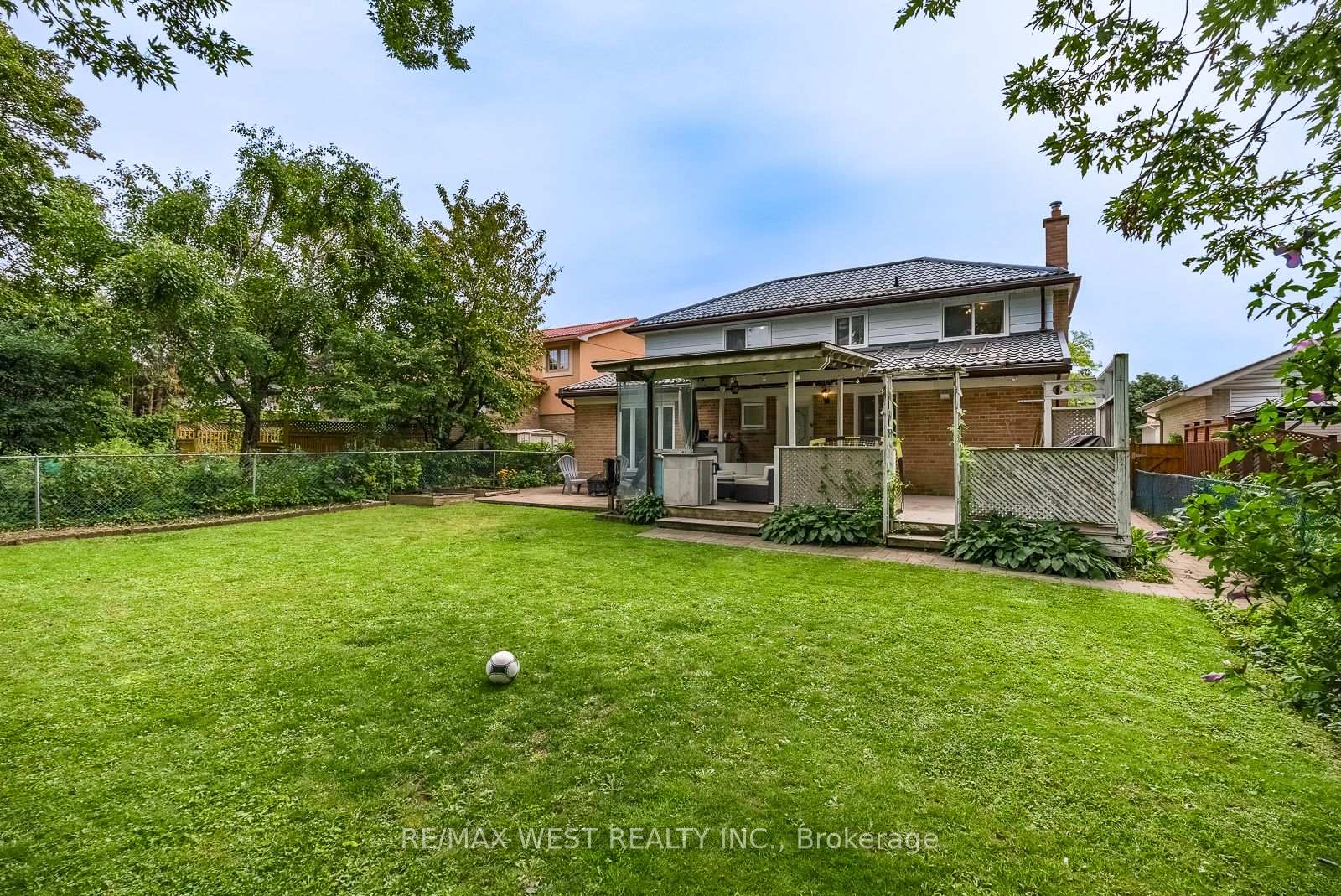 Photo 39 of 347 Karen Park Crescent, Mississauga, Mississauga Valleys — HOMEH