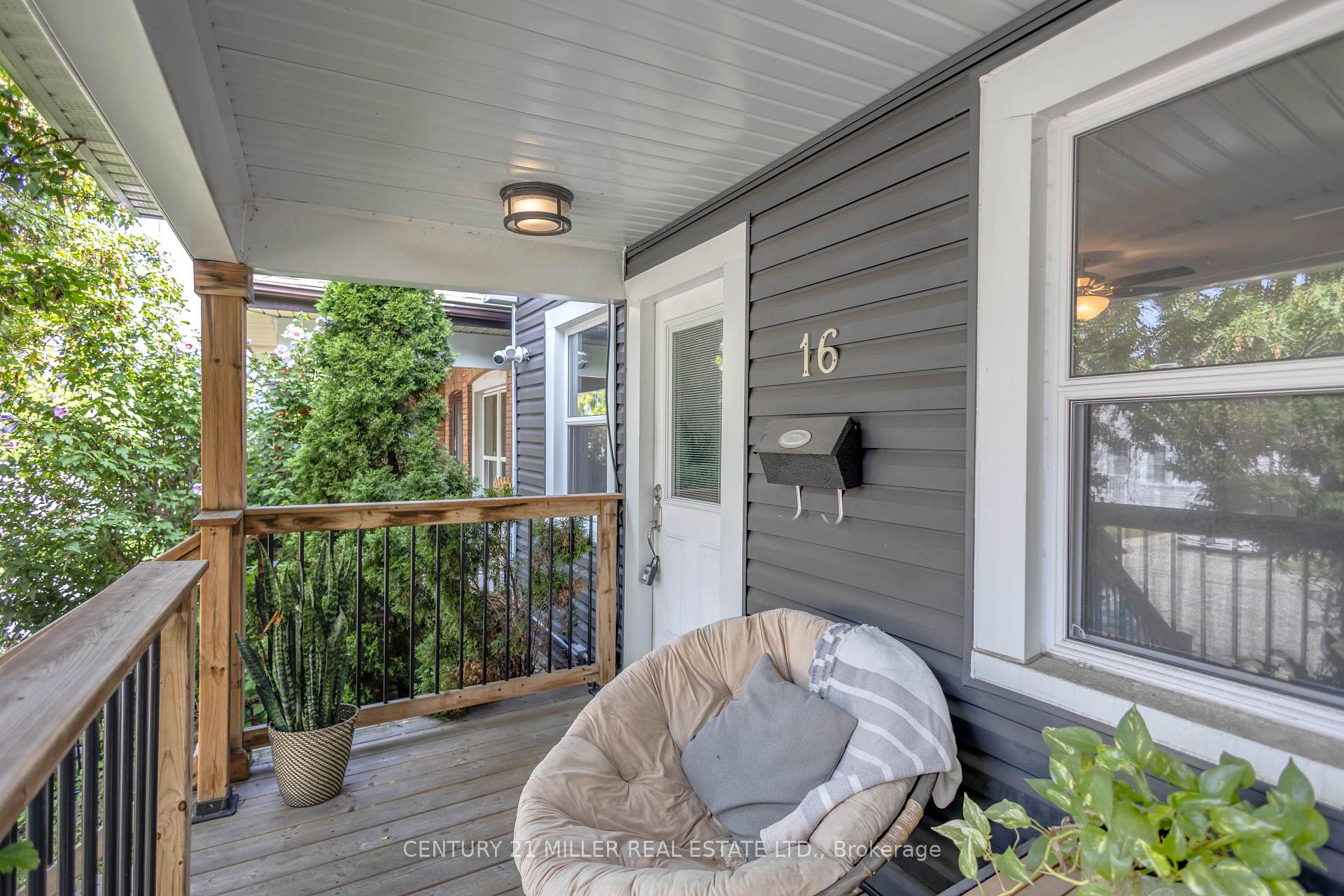 Photo 2 of 16 Wexford Avenue N, Hamilton, Crown Point — HOMEH