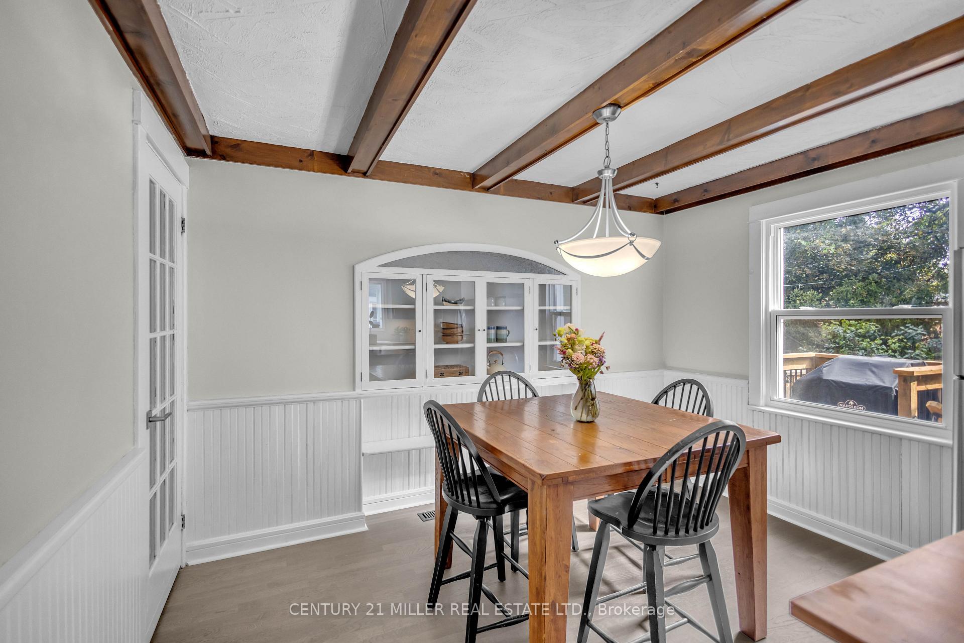 Photo 12 of 16 Wexford Avenue N, Hamilton, Crown Point — HOMEH