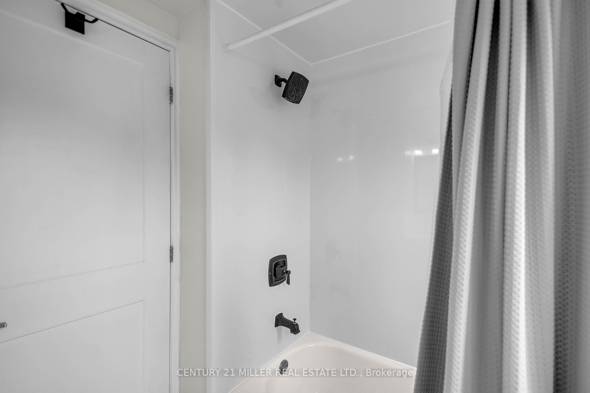 Photo 18 of 16 Wexford Avenue N, Hamilton, Crown Point — HOMEH