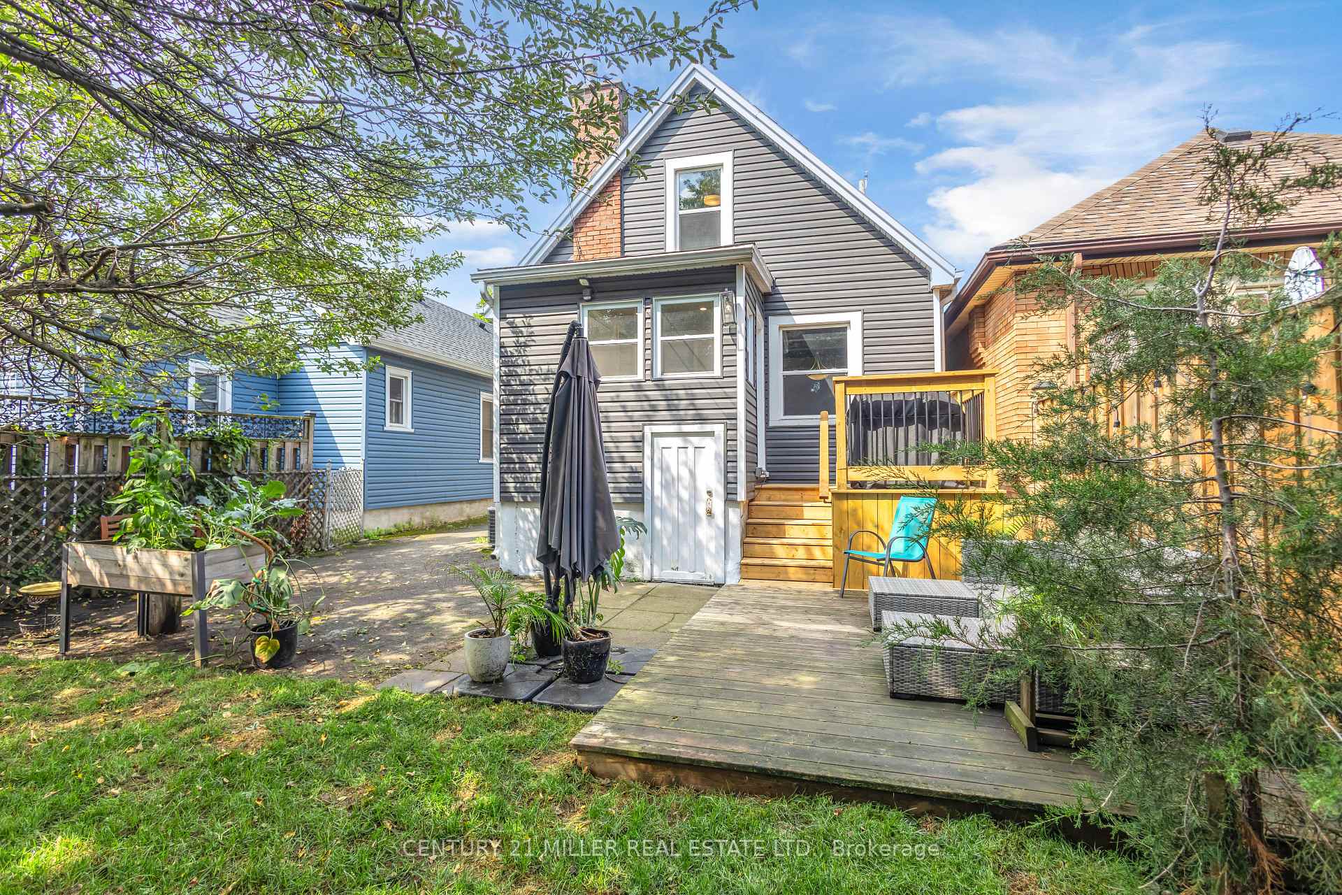 Photo 22 of 16 Wexford Avenue N, Hamilton, Crown Point — HOMEH